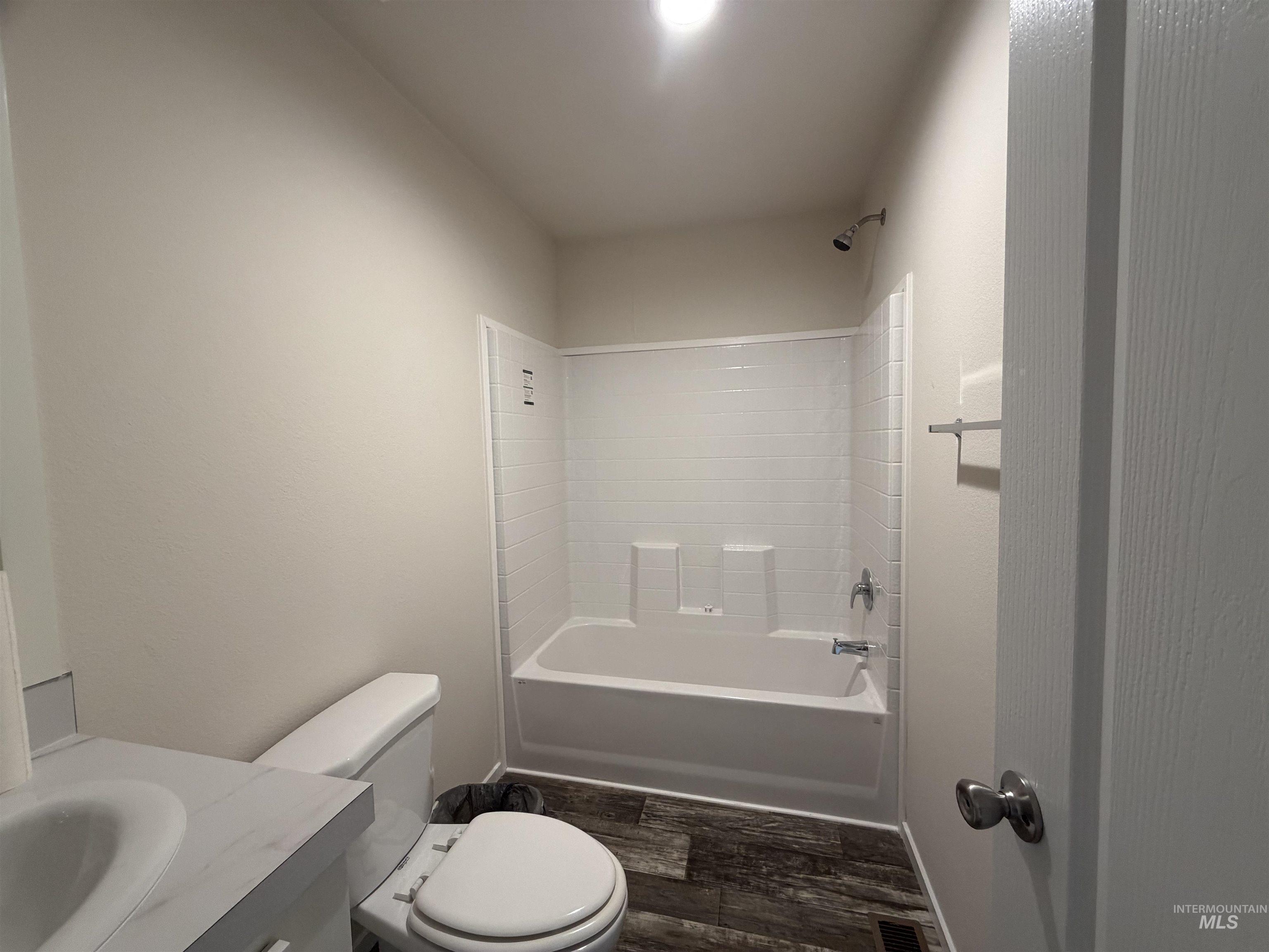 370 W 12th South, Mountain Home, Idaho 83647, 3 Bedrooms, 2 Bathrooms, Residential For Sale, Price $115,000, 98996964