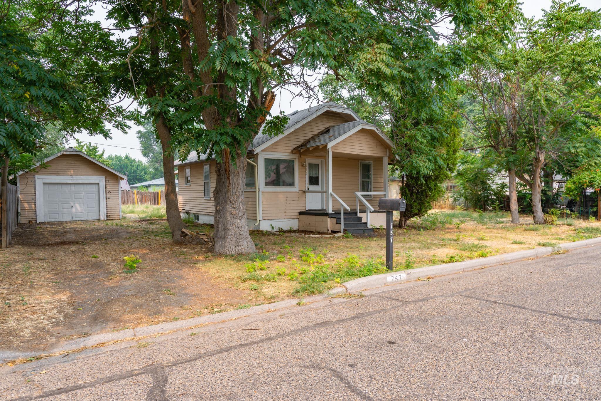 757 NW 2nd St, Ontario, Oregon 97914, 2 Bedrooms, 1 Bathroom, Residential For Sale, Price $175,000, 98996965