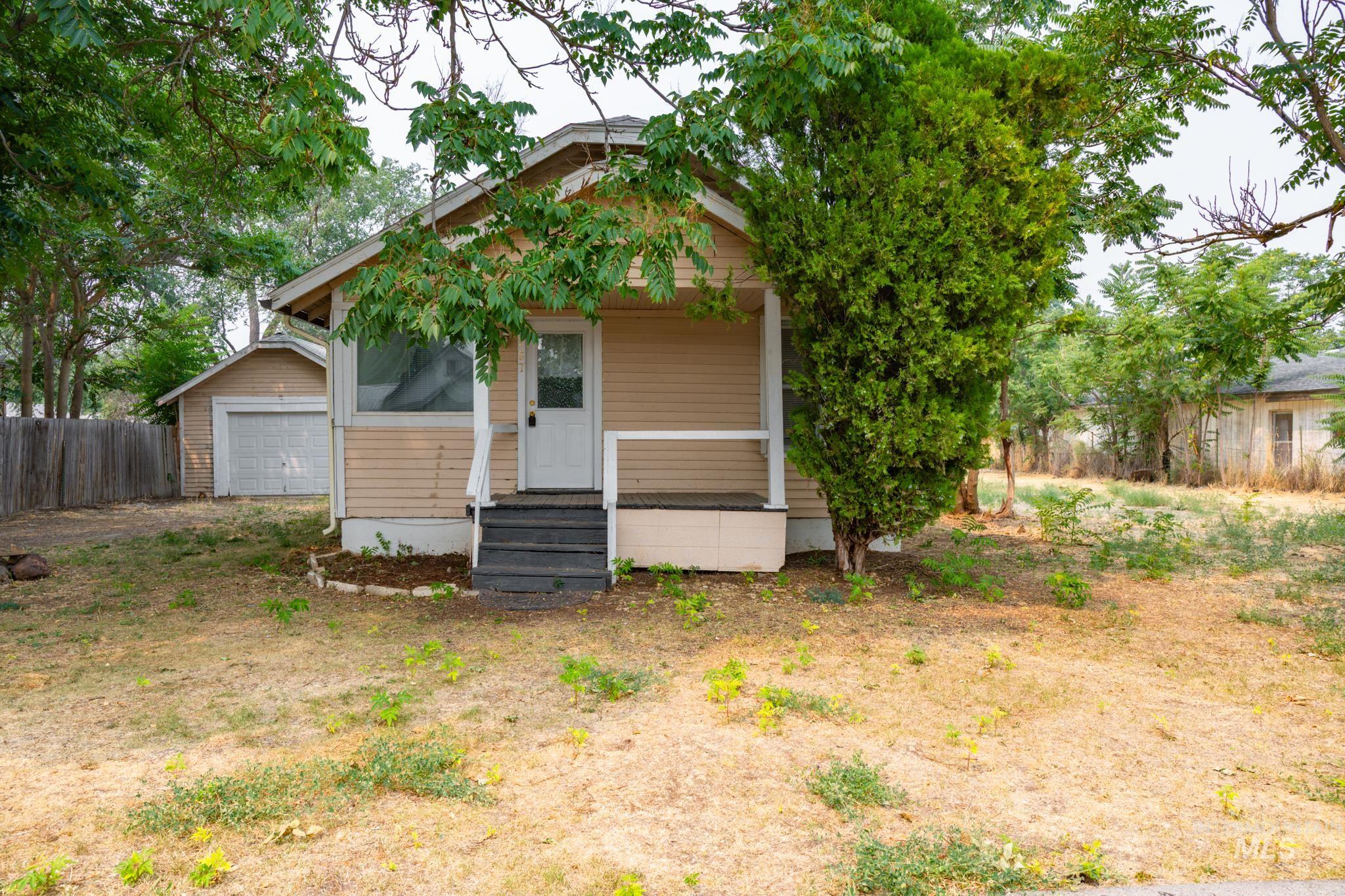 757 NW 2nd St, Ontario, Oregon 97914, 2 Bedrooms, 1 Bathroom, Residential For Sale, Price $175,000, 98996965