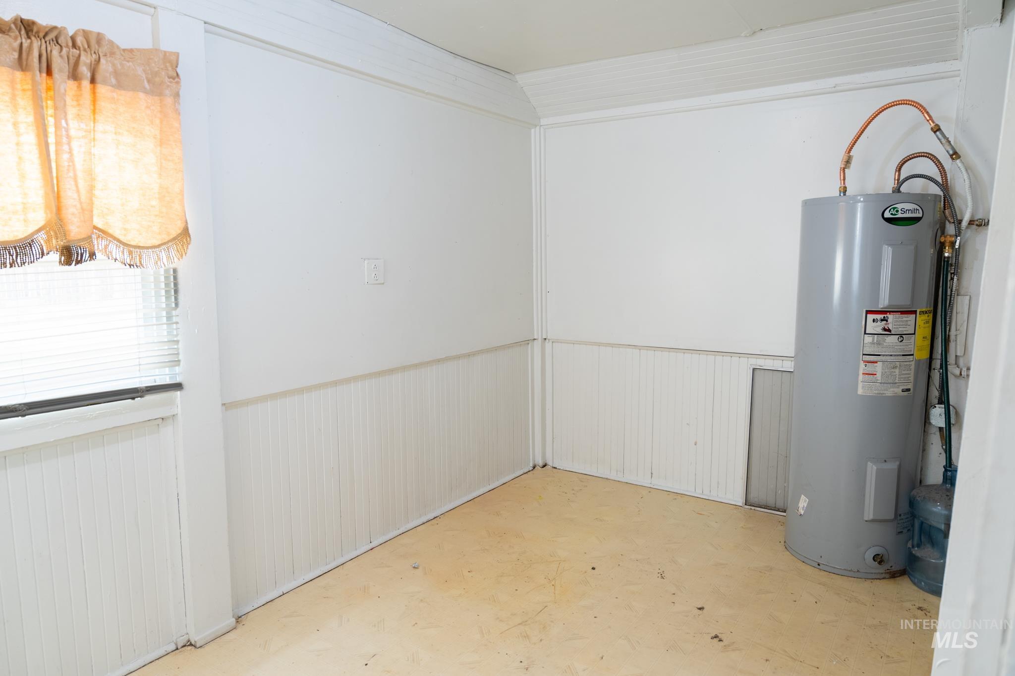 757 NW 2nd St, Ontario, Oregon 97914, 2 Bedrooms, 1 Bathroom, Residential For Sale, Price $175,000, 98996965