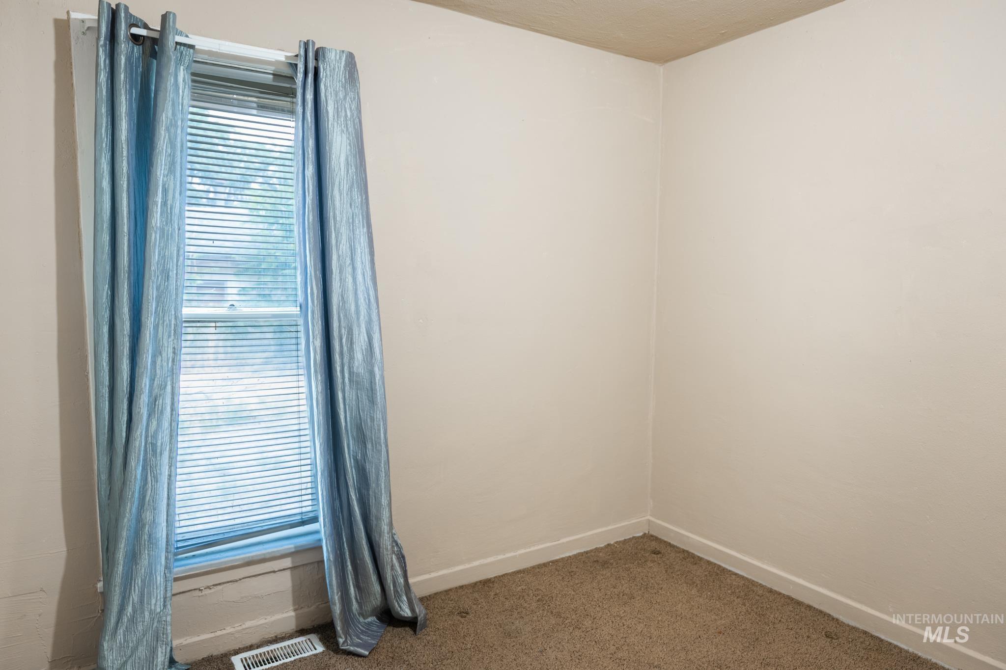 757 NW 2nd St, Ontario, Oregon 97914, 2 Bedrooms, 1 Bathroom, Residential For Sale, Price $175,000, 98996965