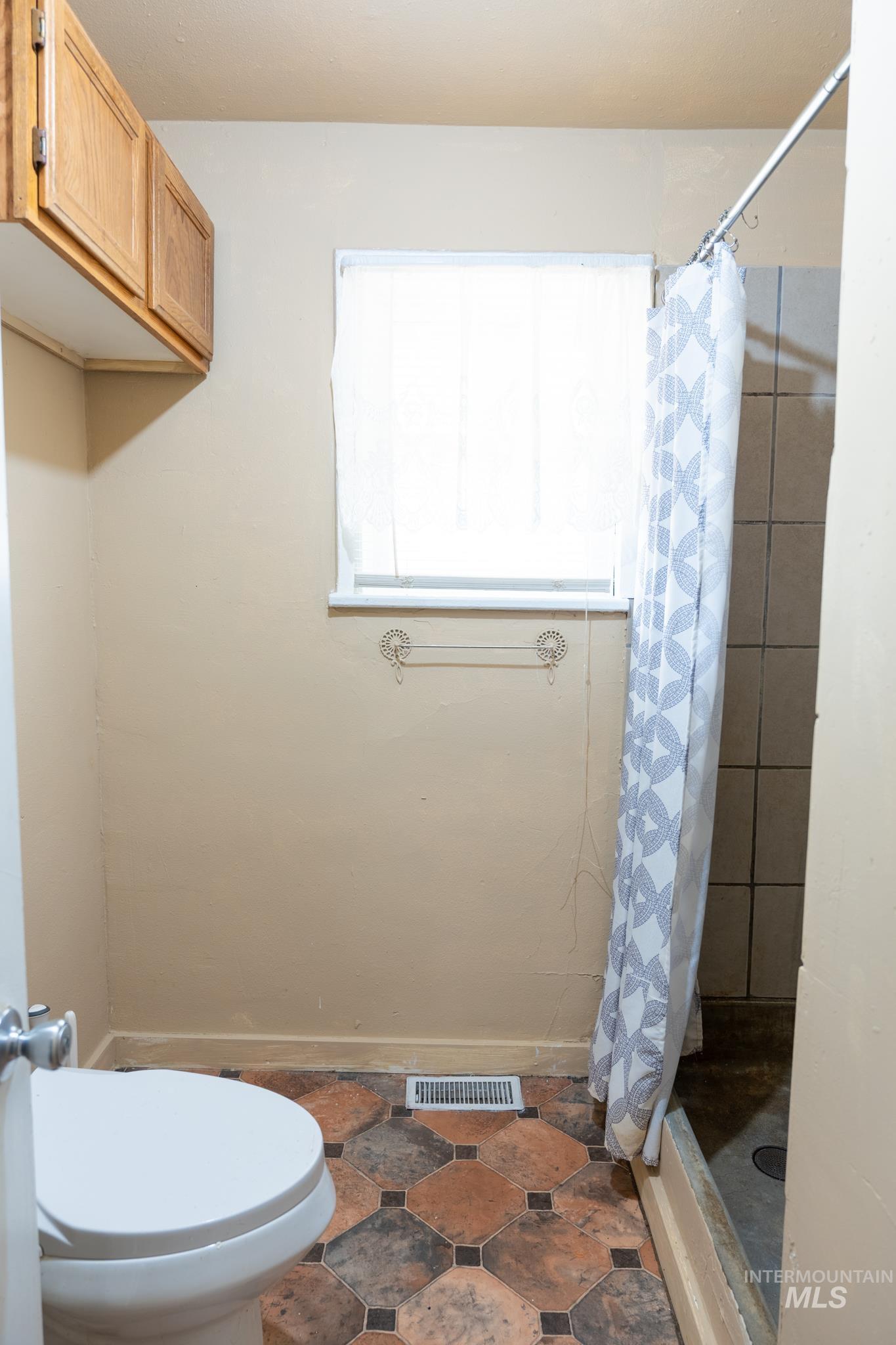 757 NW 2nd St, Ontario, Oregon 97914, 2 Bedrooms, 1 Bathroom, Residential For Sale, Price $175,000, 98996965