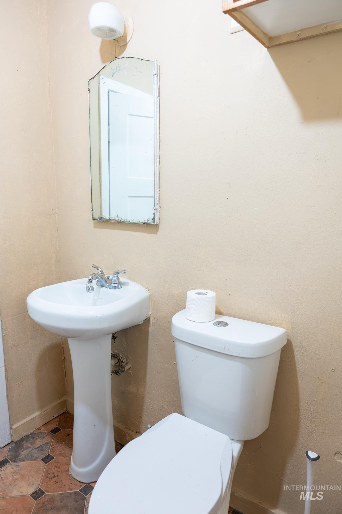 757 NW 2nd St, Ontario, Oregon 97914, 2 Bedrooms, 1 Bathroom, Residential For Sale, Price $175,000, 98996965