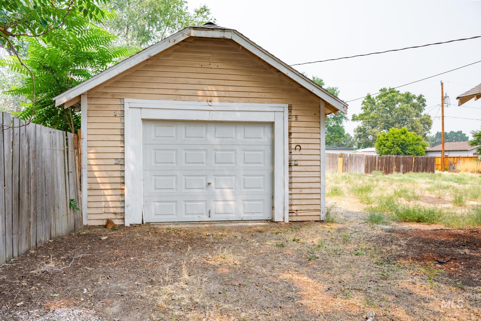 757 NW 2nd St, Ontario, Oregon 97914, 2 Bedrooms, 1 Bathroom, Residential For Sale, Price $175,000, 98996965