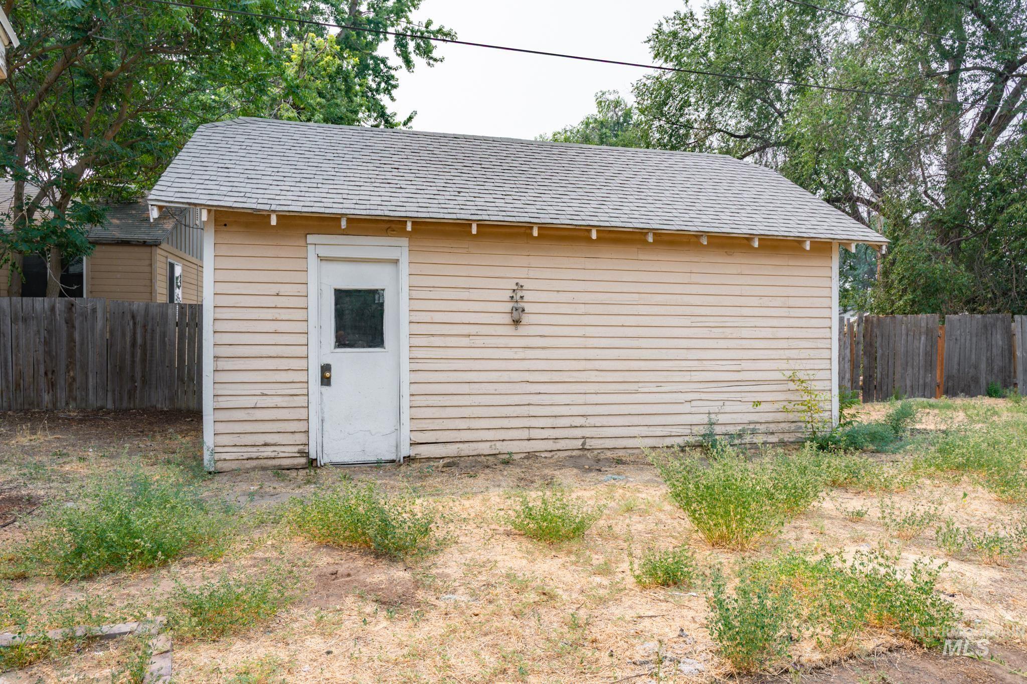757 NW 2nd St, Ontario, Oregon 97914, 2 Bedrooms, 1 Bathroom, Residential For Sale, Price $175,000, 98996965
