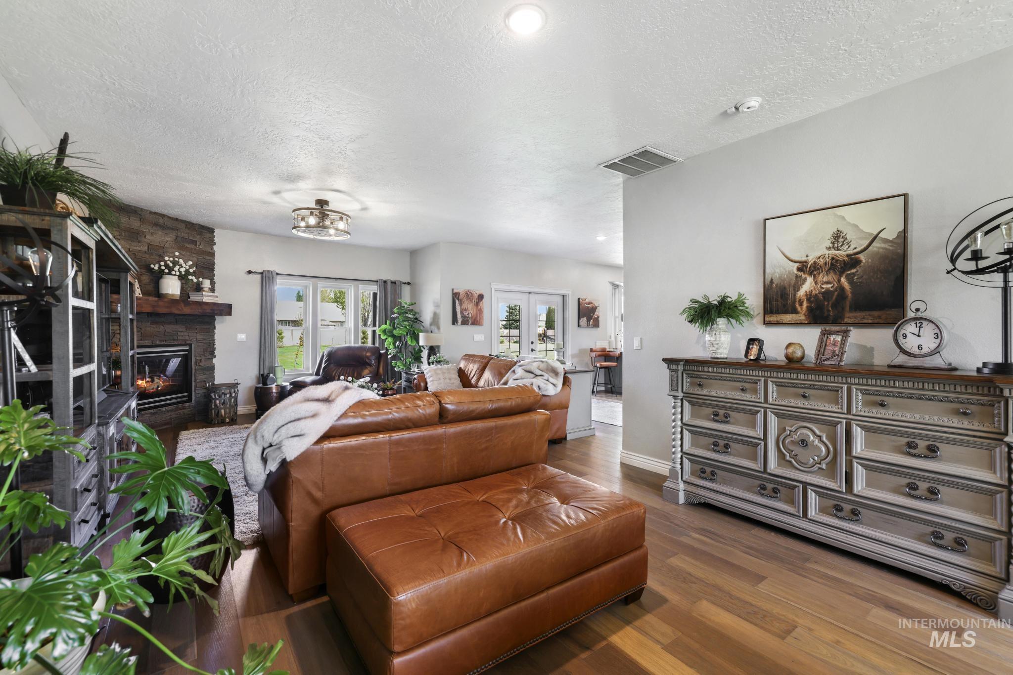 970 NW Bluegrass Circle, Mountain Home, Idaho 83647, 4 Bedrooms, 2.5 Bathrooms, Residential For Sale, Price $715,000,MLS 98996967