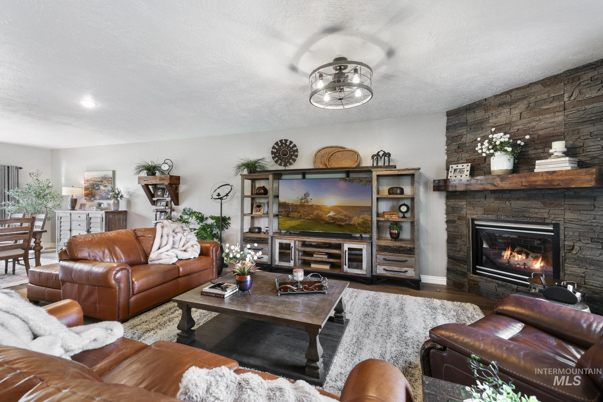 970 NW Bluegrass Circle, Mountain Home, Idaho 83647, 4 Bedrooms, 2.5 Bathrooms, Residential For Sale, Price $715,000,MLS 98996967
