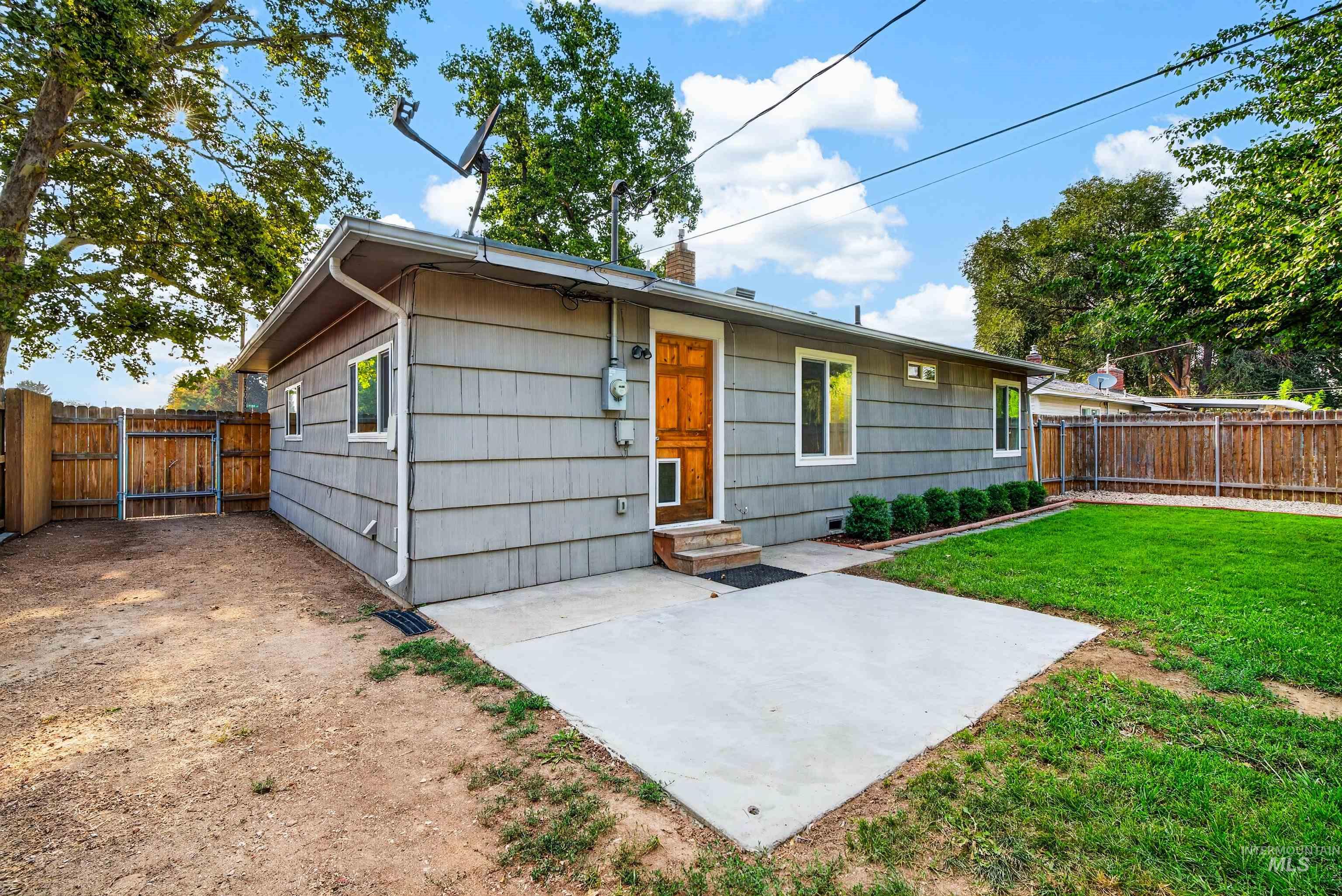 324 S Pine St, Nampa, Idaho 83686, 3 Bedrooms, 1 Bathroom, Residential For Sale, Price $360,000,MLS 98996969