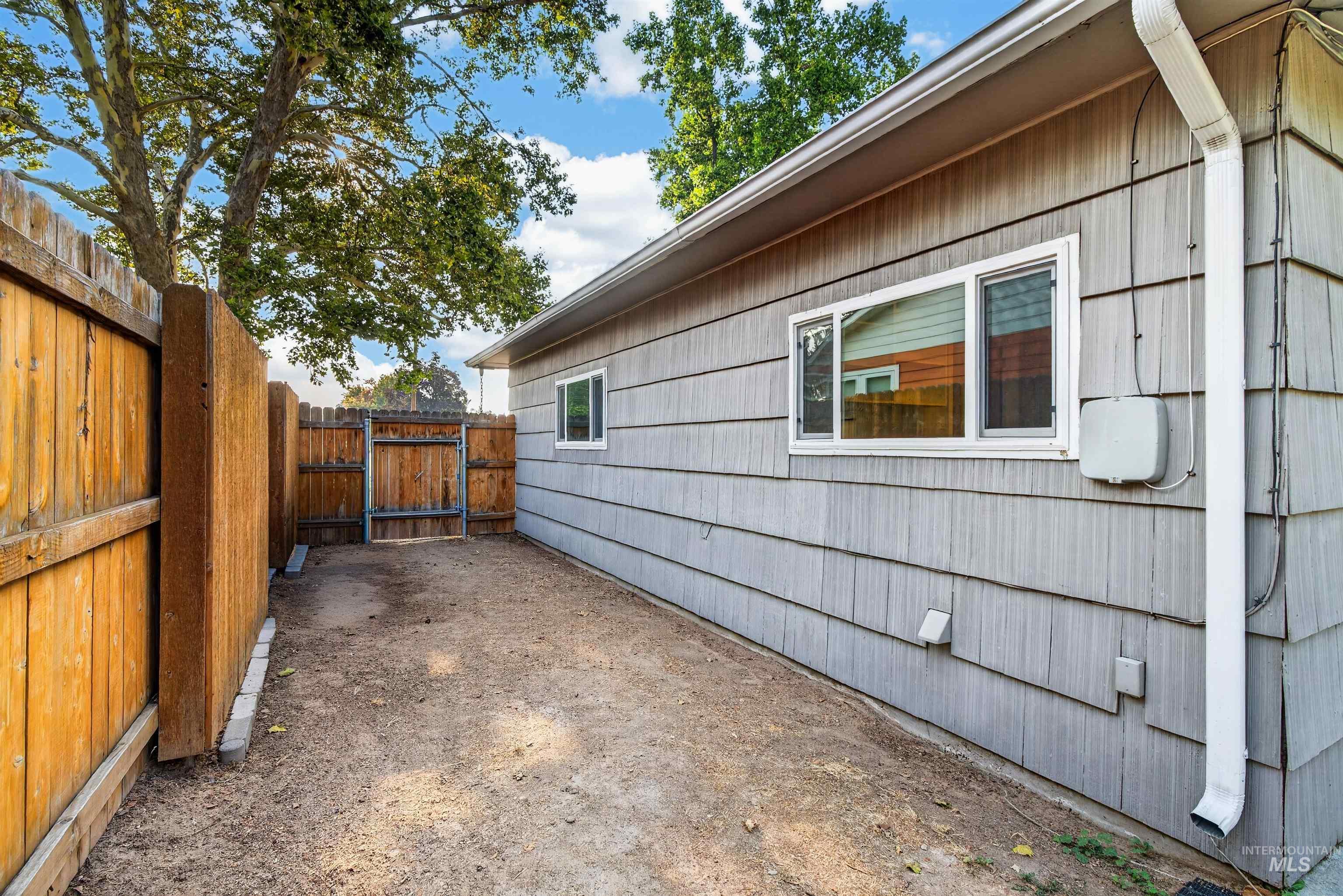 324 S Pine St, Nampa, Idaho 83686, 3 Bedrooms, 1 Bathroom, Residential For Sale, Price $360,000,MLS 98996969