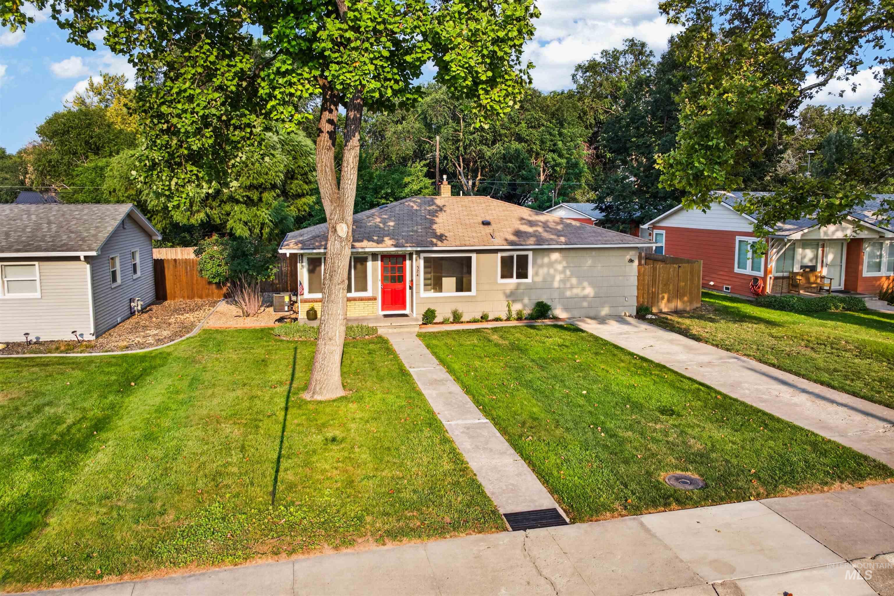 324 S Pine St, Nampa, Idaho 83686, 3 Bedrooms, 1 Bathroom, Residential For Sale, Price $360,000,MLS 98996969