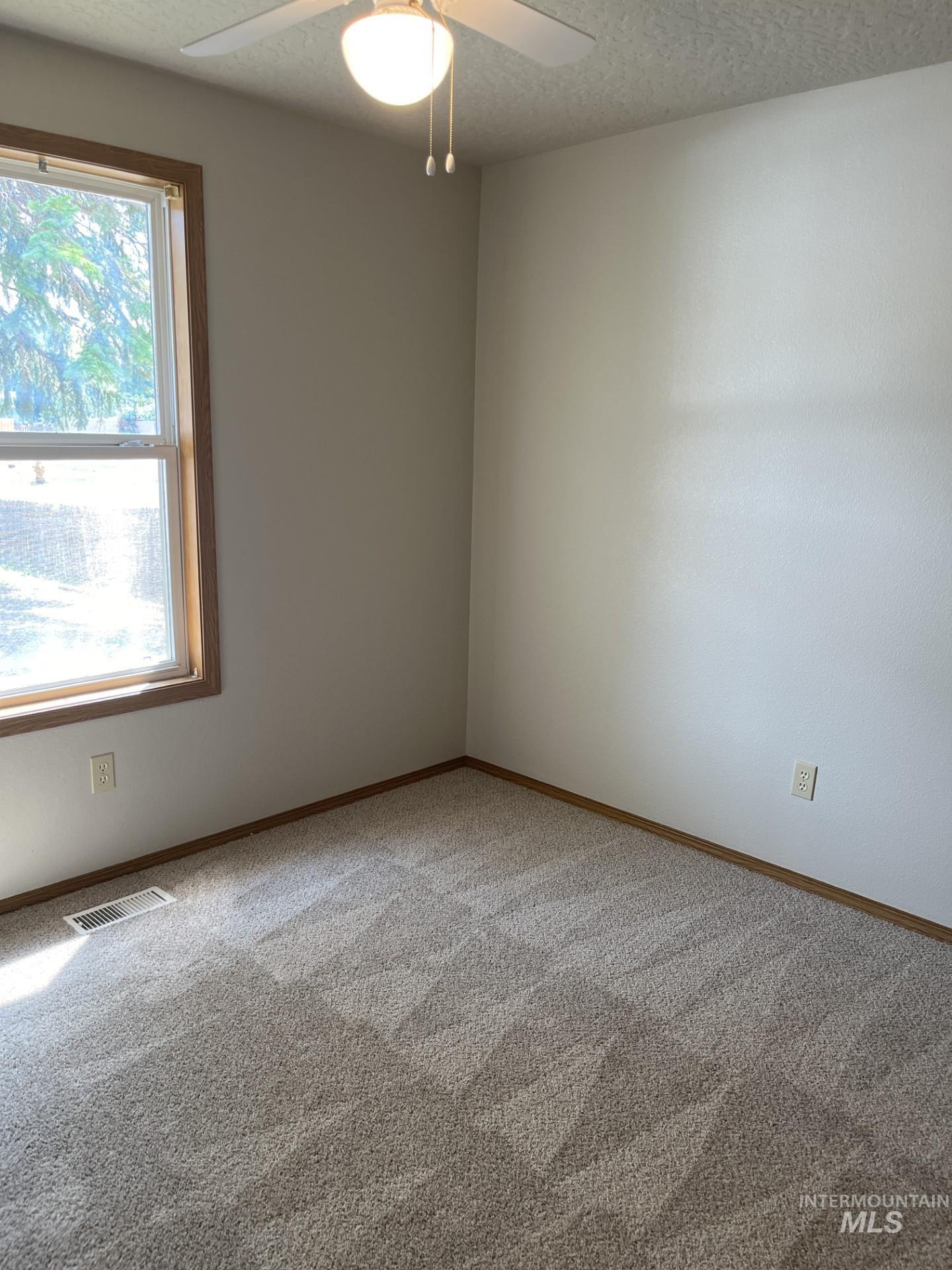 1801 Silver Dr, Nampa, Idaho 83686, 3 Bedrooms, 2 Bathrooms, Residential For Sale, Price $339,000,MLS 98996972
