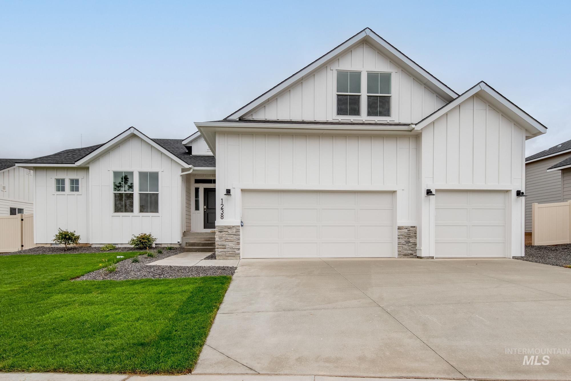 3099 N Porgy Way, Eagle, Idaho 83616, 4 Bedrooms, 2 Bathrooms, Residential For Sale, Price $719,990,MLS 98996973