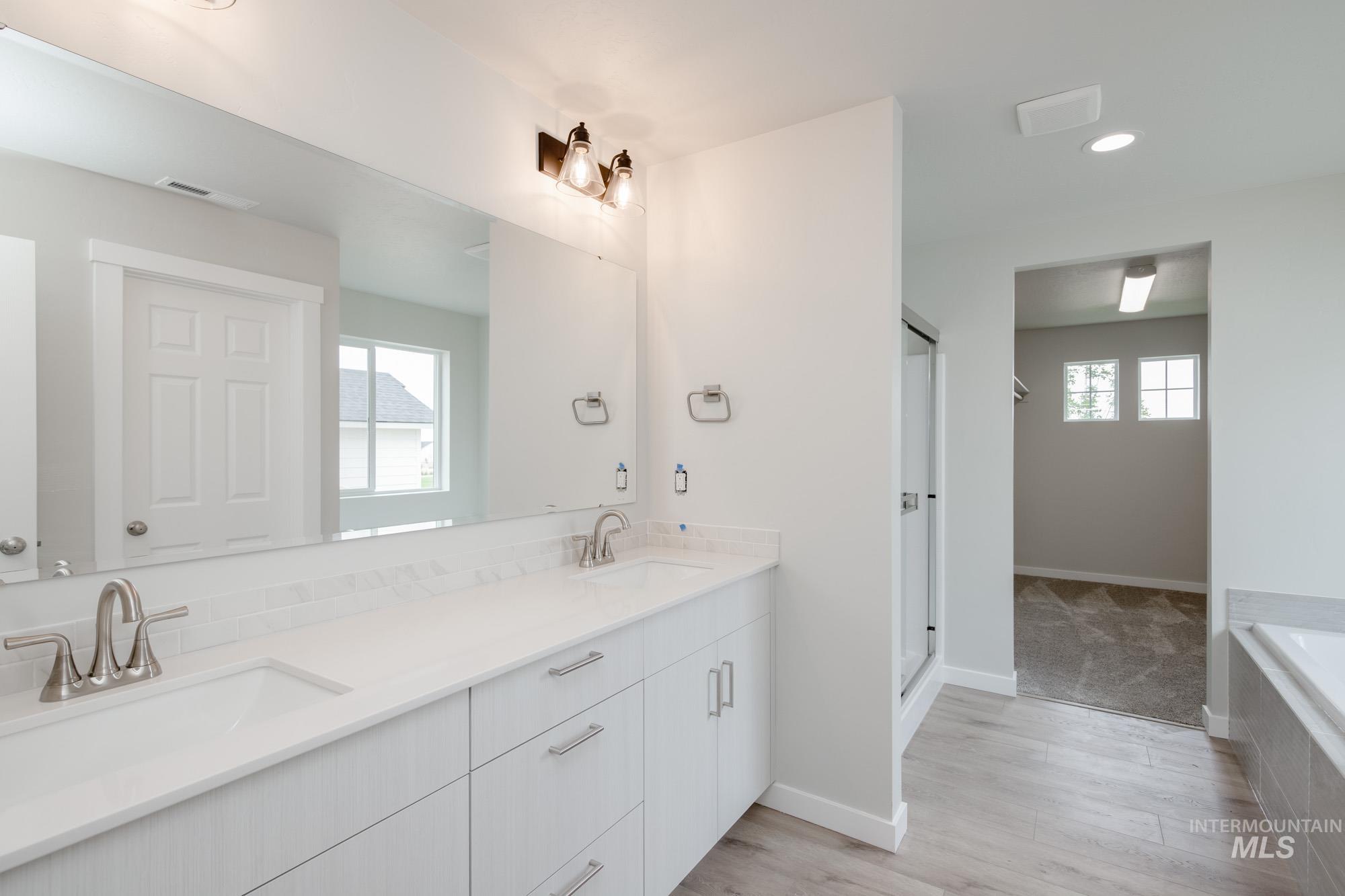 3099 N Porgy Way, Eagle, Idaho 83616, 4 Bedrooms, 2 Bathrooms, Residential For Sale, Price $719,990,MLS 98996973