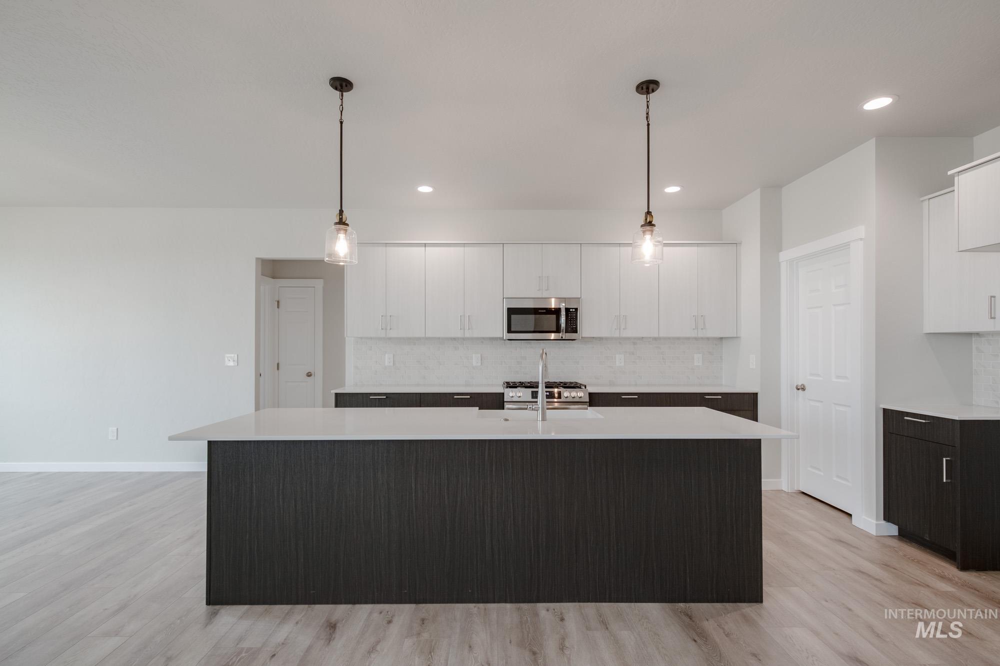 3099 N Porgy Way, Eagle, Idaho 83616, 4 Bedrooms, 2 Bathrooms, Residential For Sale, Price $719,990,MLS 98996973