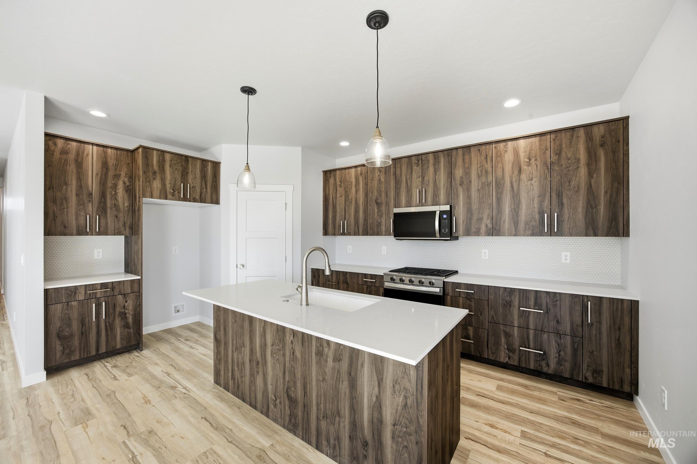 3144 N Porgy Way, Eagle, Idaho 83616, 4 Bedrooms, 2 Bathrooms, Residential For Sale, Price $609,990,MLS 98996974