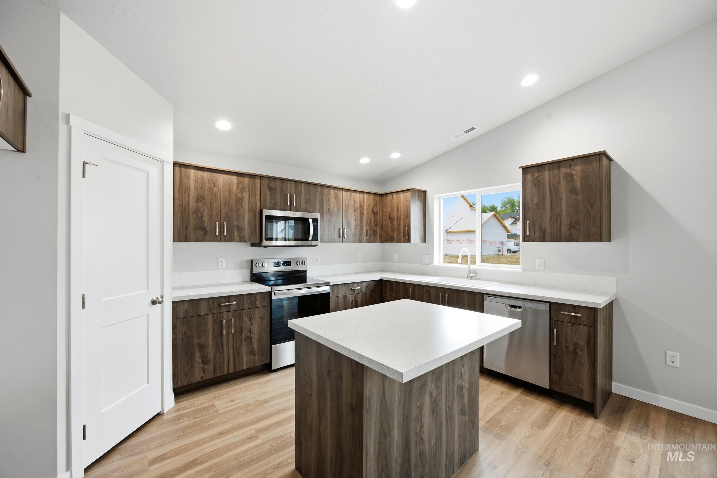 436 Merlin Ct, Middleton, Idaho 83644, 4 Bedrooms, 2 Bathrooms, Residential For Sale, Price $449,990,MLS 98996977