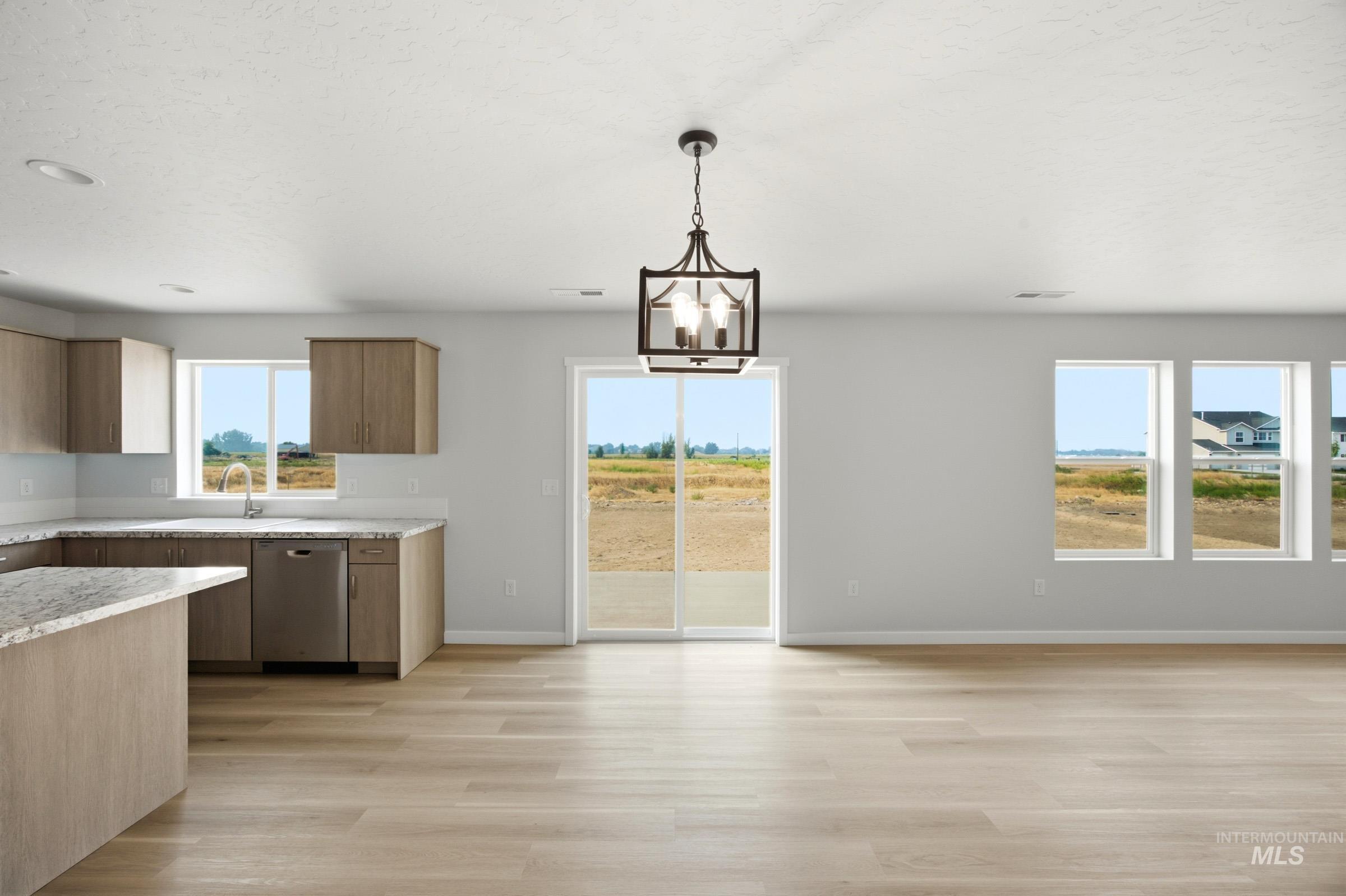1649 Celina St, Middleton, Idaho 83644, 5 Bedrooms, 3 Bathrooms, Residential For Sale, Price $489,990,MLS 98996985