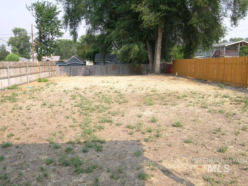 415 20th Ave N, Nampa, Idaho 83686, 2 Bedrooms, 1 Bathroom, Residential For Sale, Price $239,900,MLS 98996986