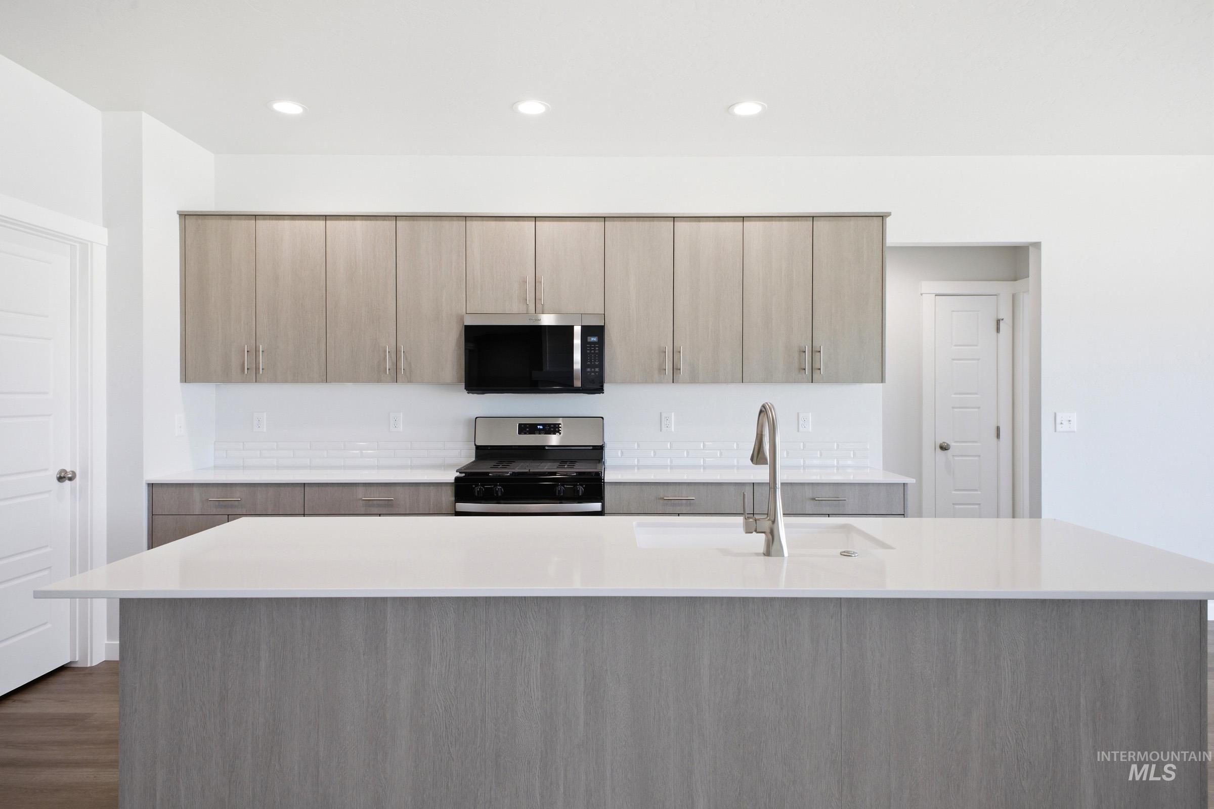 4937 S Bleachfield Ave, Meridian, Idaho 83642, 3 Bedrooms, 2 Bathrooms, Residential For Sale, Price $667,990,MLS 98996989