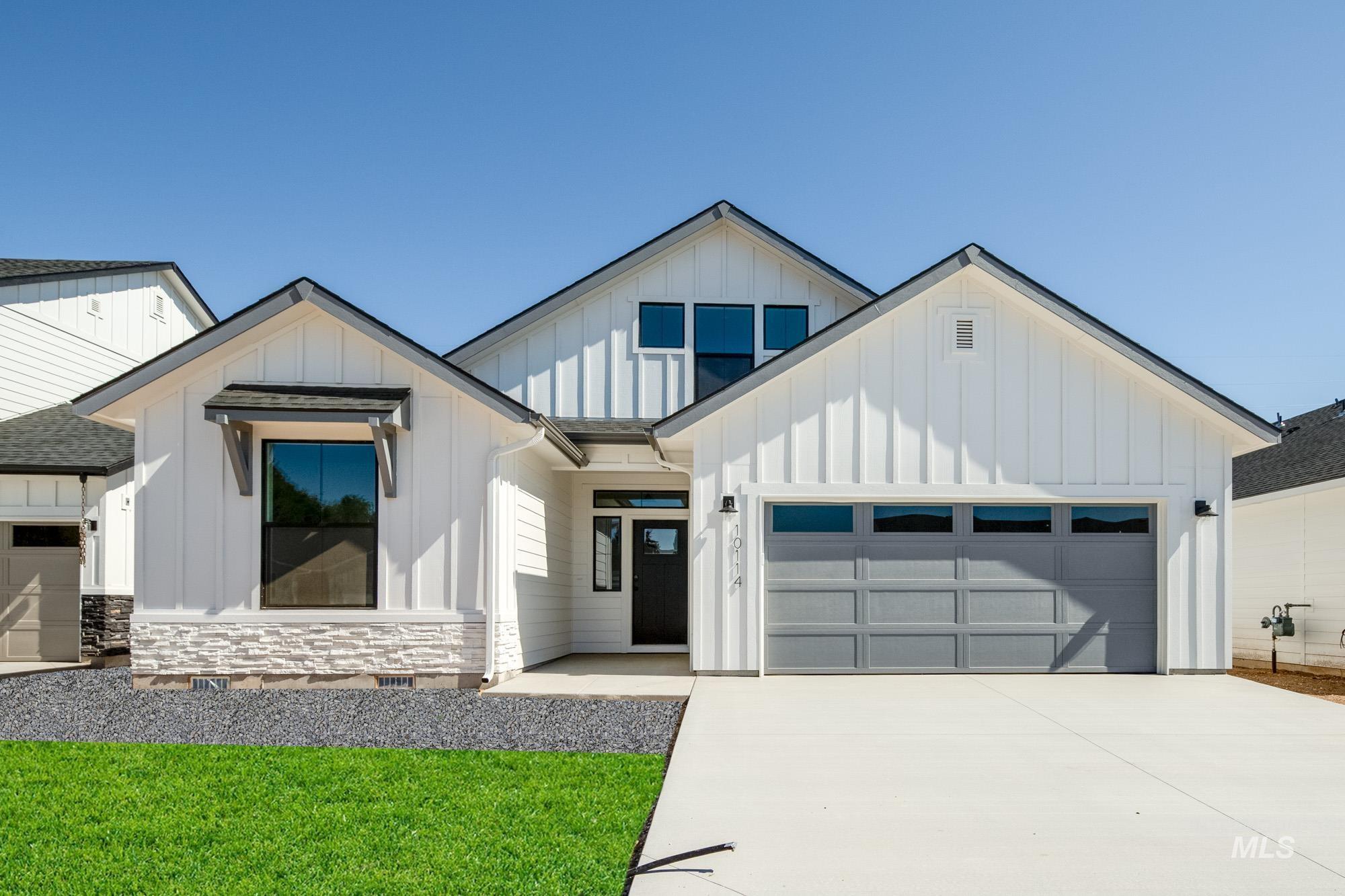 5043 S Bleachfield Ave, Meridian, Idaho 83642, 3 Bedrooms, 2 Bathrooms, Residential For Sale, Price $579,990,MLS 98996990
