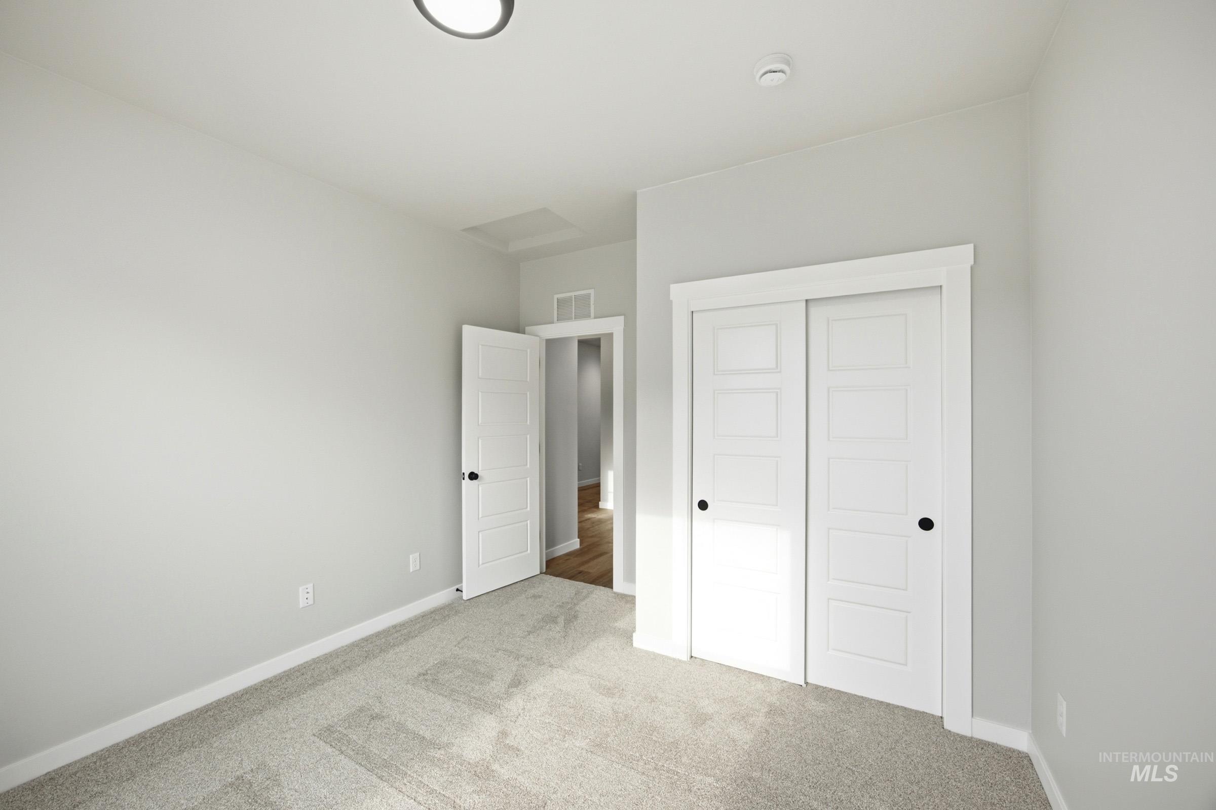 5043 S Bleachfield Ave, Meridian, Idaho 83642, 3 Bedrooms, 2 Bathrooms, Residential For Sale, Price $564,990,MLS 98996990
