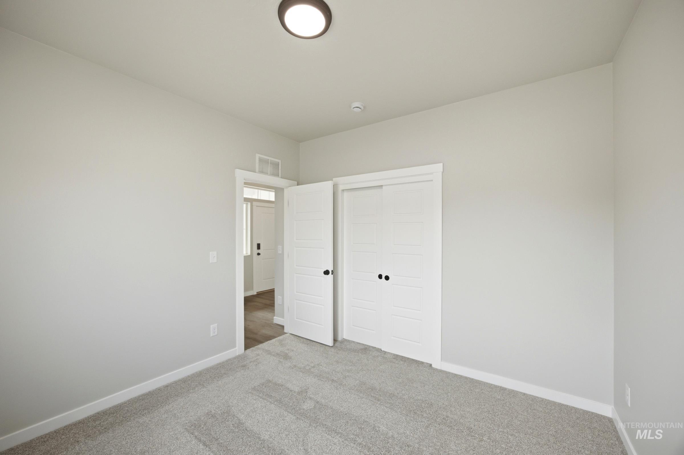 5043 S Bleachfield Ave, Meridian, Idaho 83642, 3 Bedrooms, 2 Bathrooms, Residential For Sale, Price $564,990,MLS 98996990