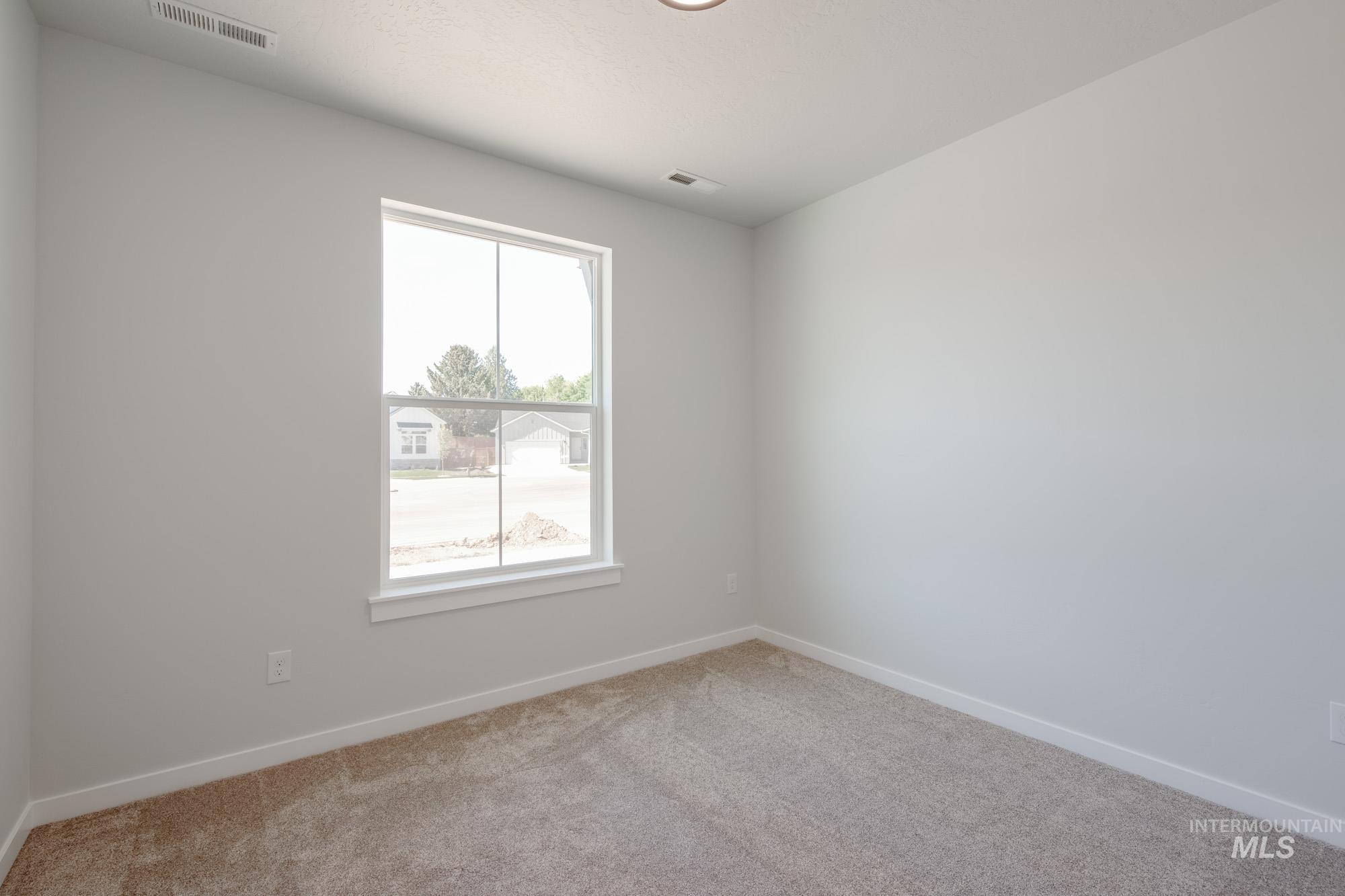 5043 S Bleachfield Ave, Meridian, Idaho 83642, 3 Bedrooms, 2 Bathrooms, Residential For Sale, Price $579,990,MLS 98996990