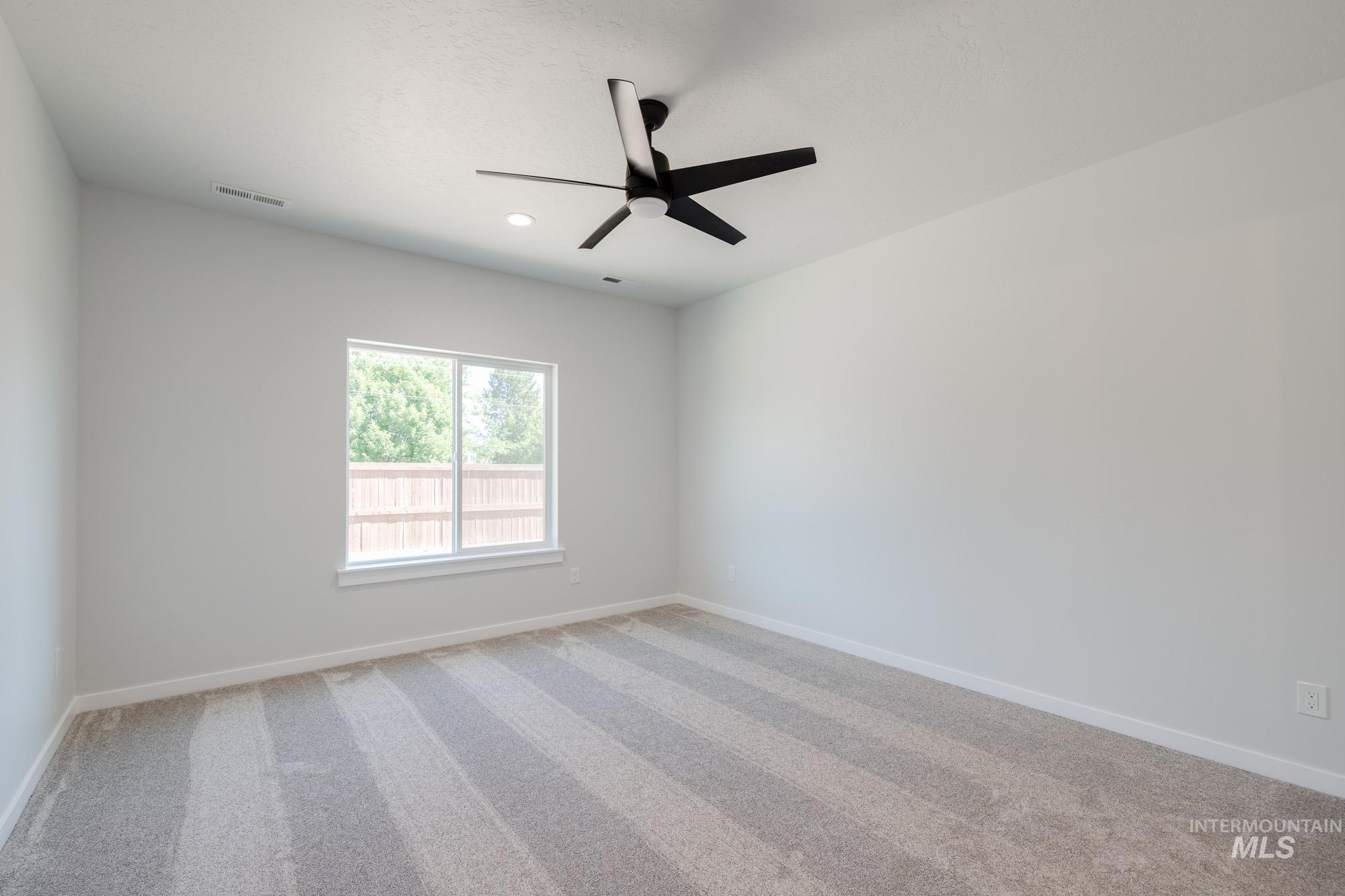 5043 S Bleachfield Ave, Meridian, Idaho 83642, 3 Bedrooms, 2 Bathrooms, Residential For Sale, Price $579,990,MLS 98996990