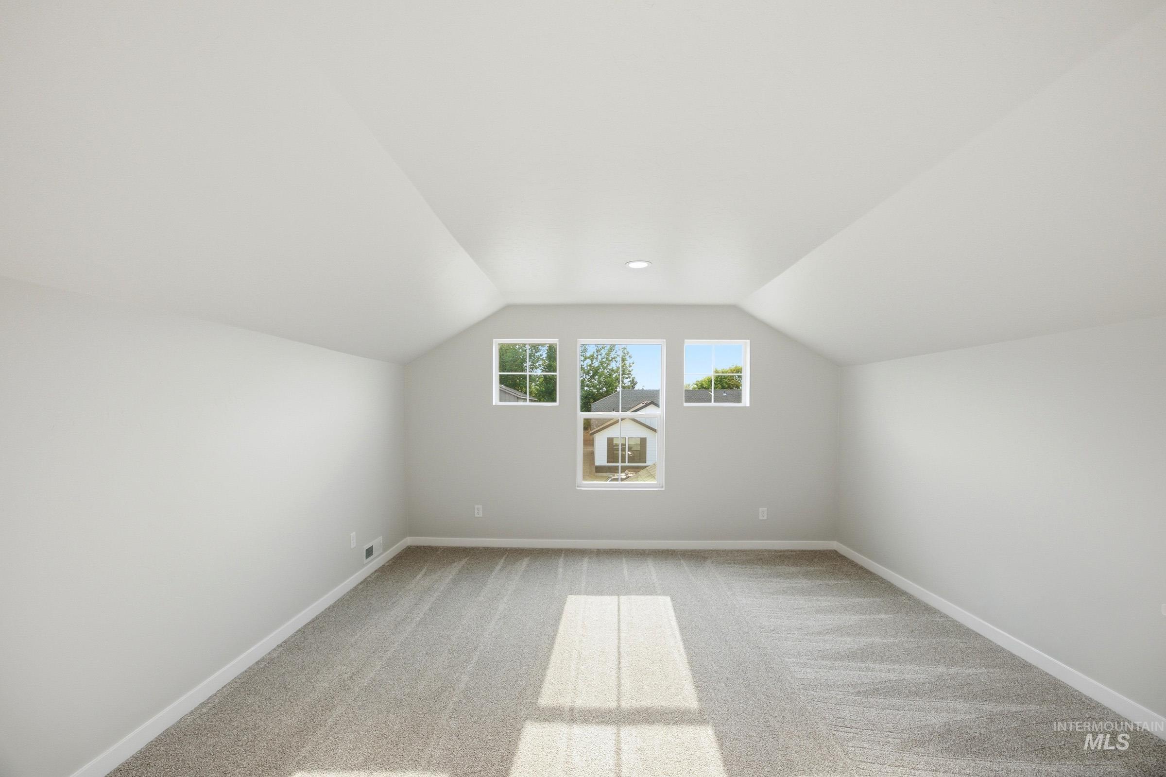 5043 S Bleachfield Ave, Meridian, Idaho 83642, 3 Bedrooms, 2 Bathrooms, Residential For Sale, Price $564,990,MLS 98996990