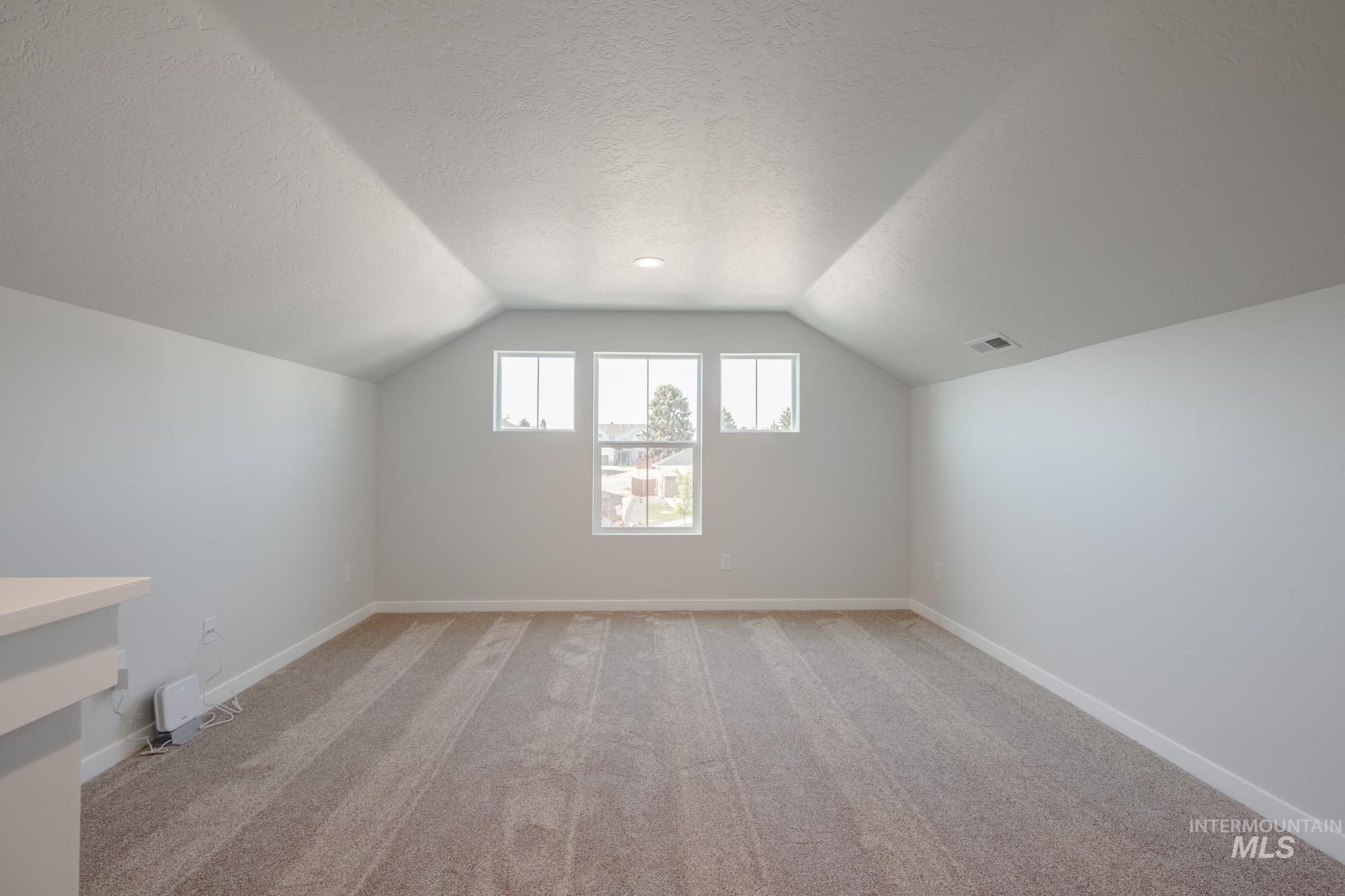5043 S Bleachfield Ave, Meridian, Idaho 83642, 3 Bedrooms, 2 Bathrooms, Residential For Sale, Price $579,990,MLS 98996990