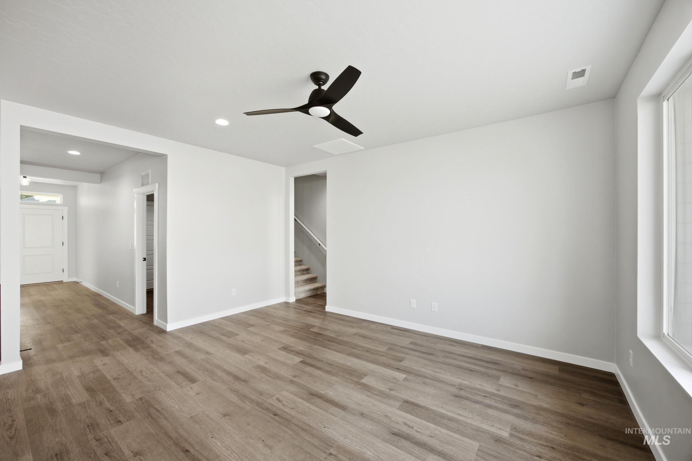 5043 S Bleachfield Ave, Meridian, Idaho 83642, 3 Bedrooms, 2 Bathrooms, Residential For Sale, Price $564,990,MLS 98996990
