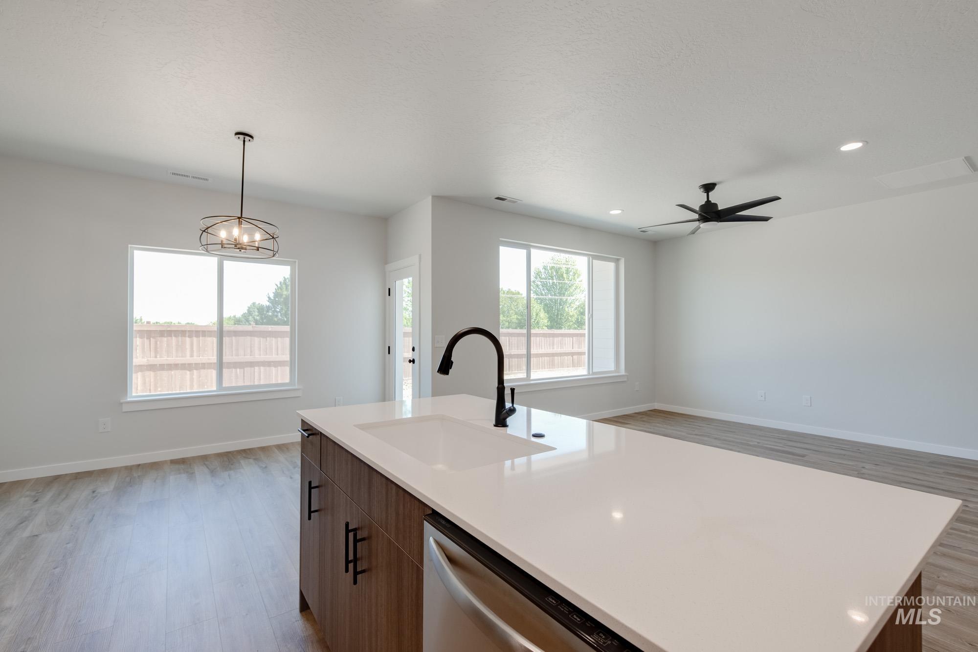 5043 S Bleachfield Ave, Meridian, Idaho 83642, 3 Bedrooms, 2 Bathrooms, Residential For Sale, Price $579,990,MLS 98996990