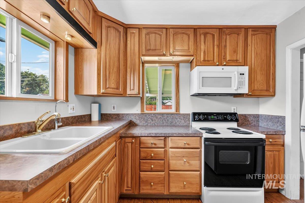 1917 S Atlantic St, Boise, Idaho 83705, 3 Bedrooms, 1 Bathroom, Residential For Sale, Price $459,000, 98996992