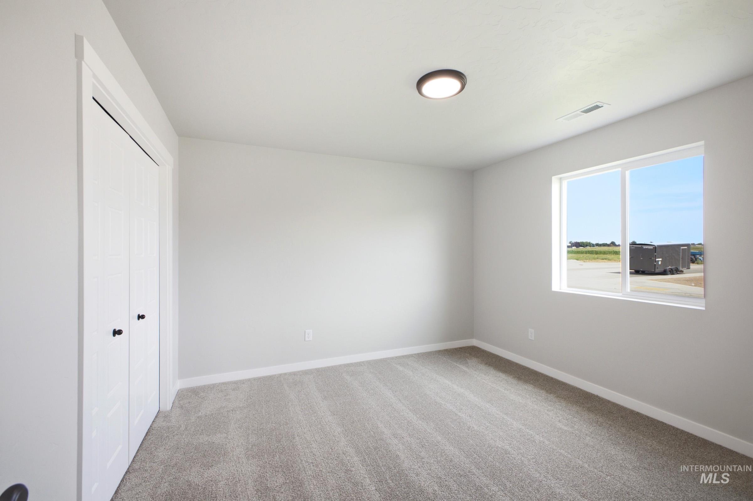 2292 W Red Jasper Dr, Kuna, Idaho 83634, 4 Bedrooms, 2 Bathrooms, Residential For Sale, Price $474,990,MLS 98996993