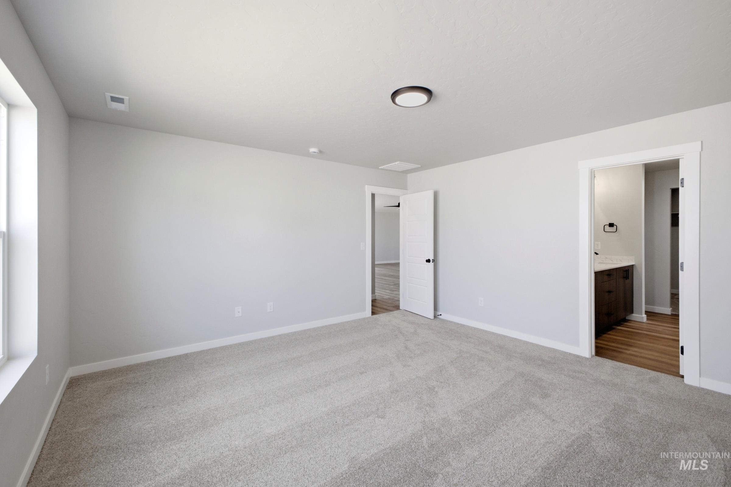 2292 W Red Jasper Dr, Kuna, Idaho 83634, 4 Bedrooms, 2 Bathrooms, Residential For Sale, Price $474,990,MLS 98996993