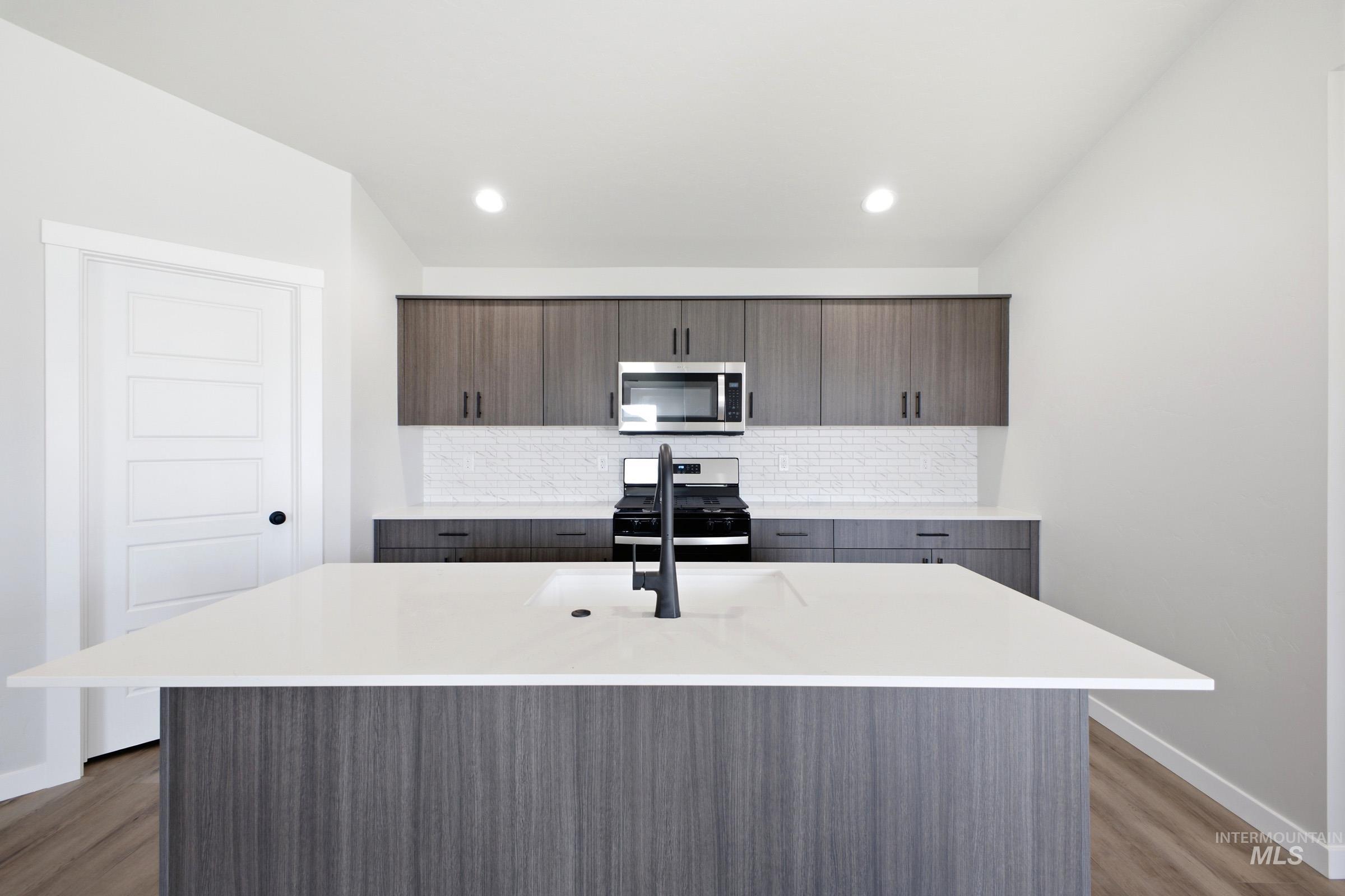 2292 W Red Jasper Dr, Kuna, Idaho 83634, 4 Bedrooms, 2 Bathrooms, Residential For Sale, Price $474,990,MLS 98996993