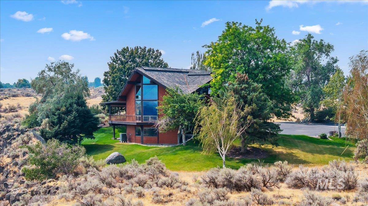 4048 N 3536 E, Kimberly, Idaho 83301, 3 Bedrooms, 3 Bathrooms, Residential For Sale, Price $750,000,MLS 98997001