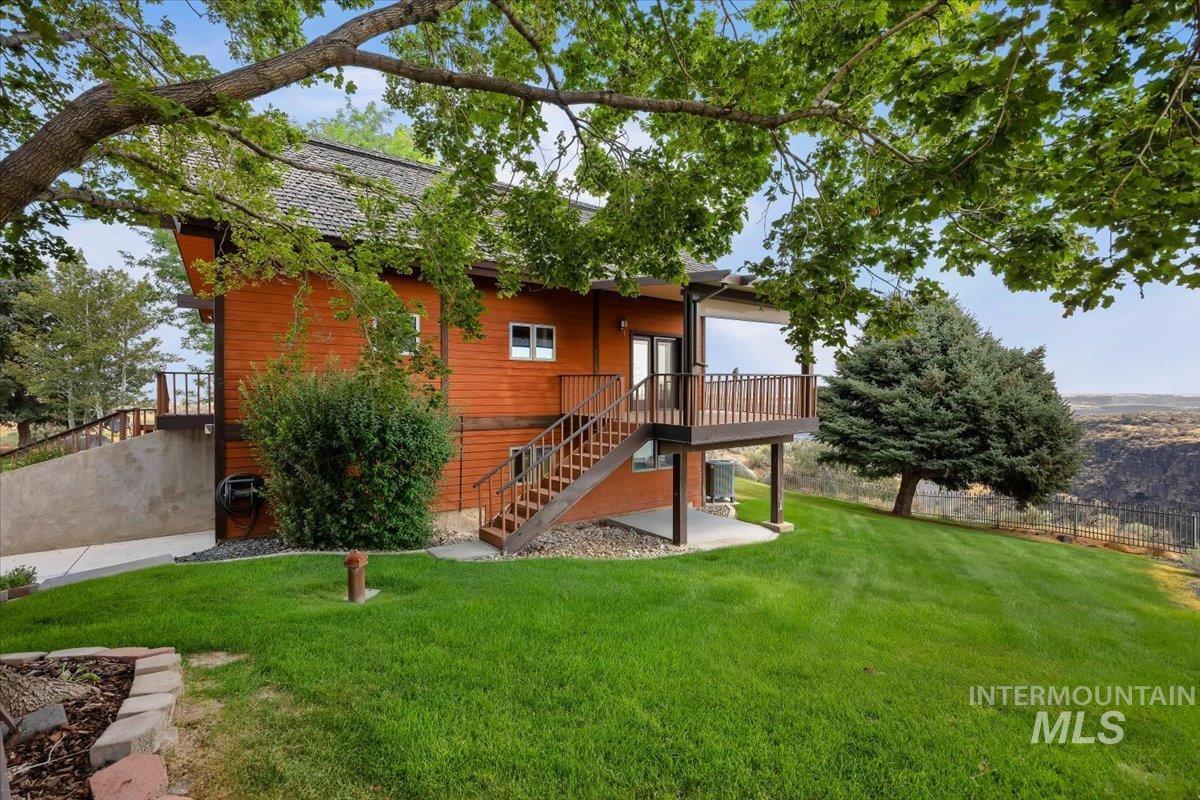 4048 N 3536 E, Kimberly, Idaho 83301, 3 Bedrooms, 3 Bathrooms, Residential For Sale, Price $750,000,MLS 98997001