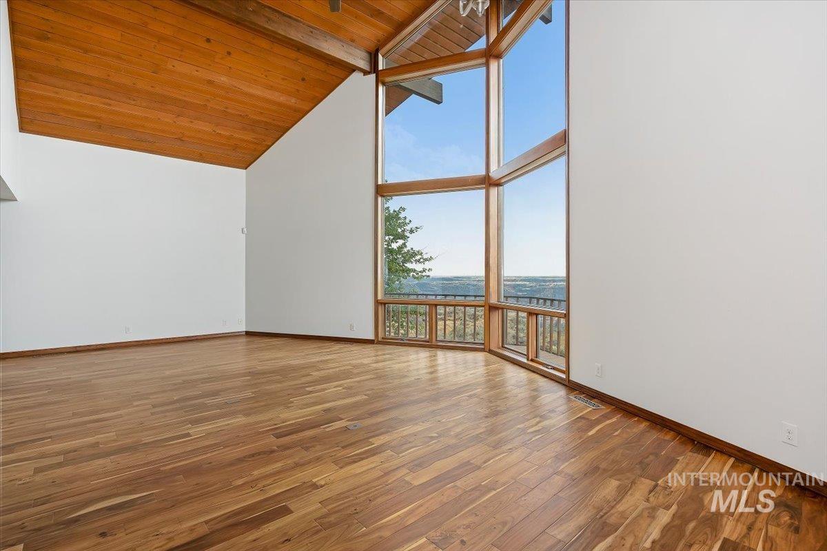 4048 N 3536 E, Kimberly, Idaho 83301, 3 Bedrooms, 3 Bathrooms, Residential For Sale, Price $750,000,MLS 98997001