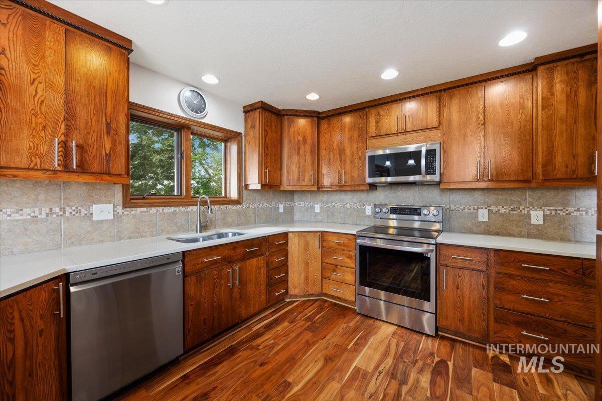 4048 N 3536 E, Kimberly, Idaho 83301, 3 Bedrooms, 3 Bathrooms, Residential For Sale, Price $750,000,MLS 98997001