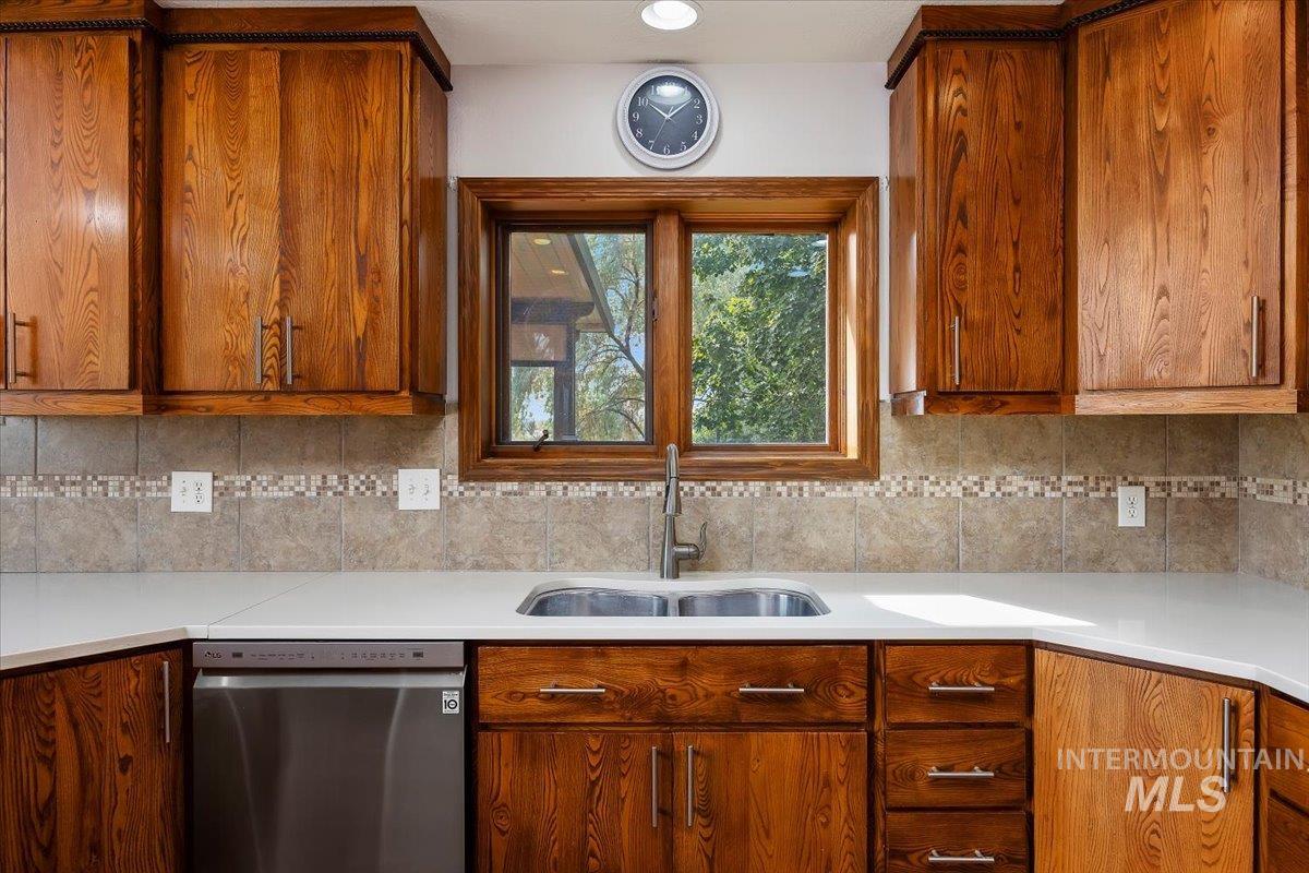 4048 N 3536 E, Kimberly, Idaho 83301, 3 Bedrooms, 3 Bathrooms, Residential For Sale, Price $750,000,MLS 98997001