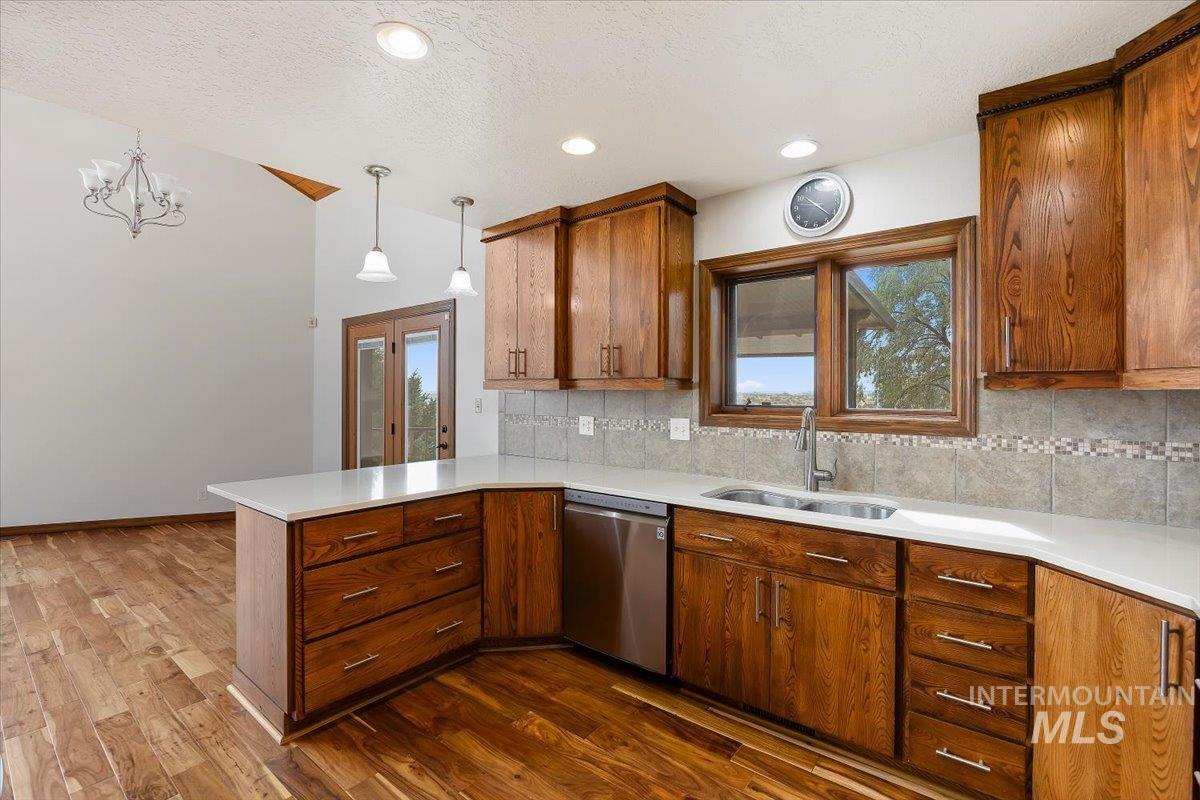 4048 N 3536 E, Kimberly, Idaho 83301, 3 Bedrooms, 3 Bathrooms, Residential For Sale, Price $750,000,MLS 98997001