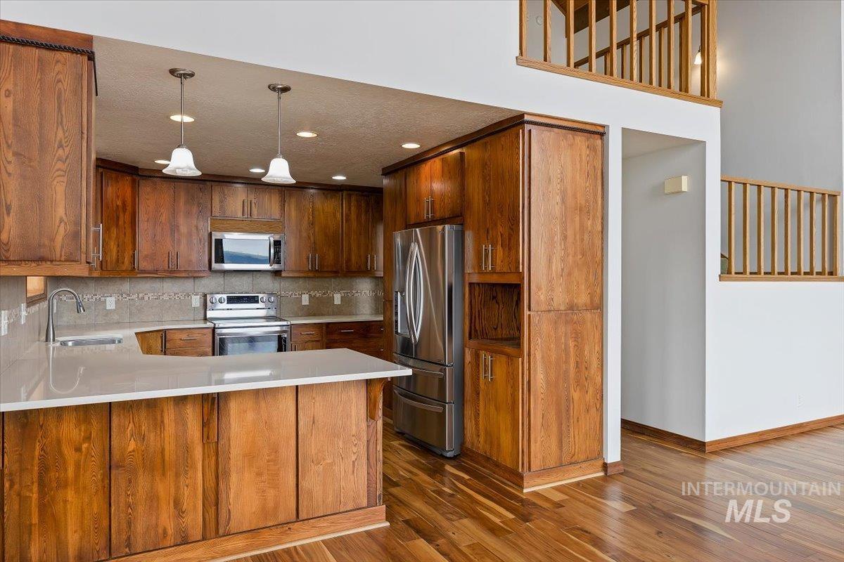4048 N 3536 E, Kimberly, Idaho 83301, 3 Bedrooms, 3 Bathrooms, Residential For Sale, Price $750,000,MLS 98997001