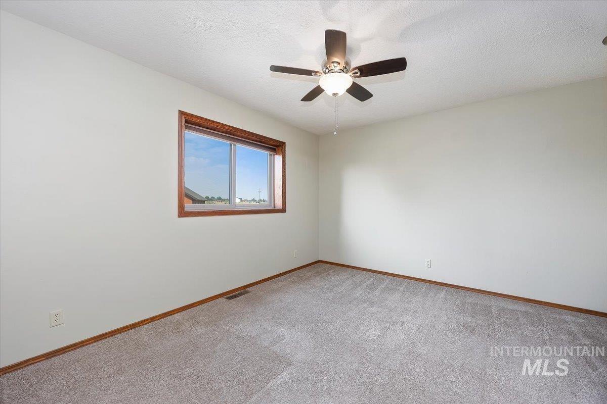 4048 N 3536 E, Kimberly, Idaho 83301, 3 Bedrooms, 3 Bathrooms, Residential For Sale, Price $750,000,MLS 98997001