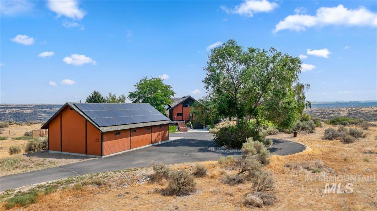 4048 N 3536 E, Kimberly, Idaho 83301, 3 Bedrooms, 3 Bathrooms, Residential For Sale, Price $750,000,MLS 98997001