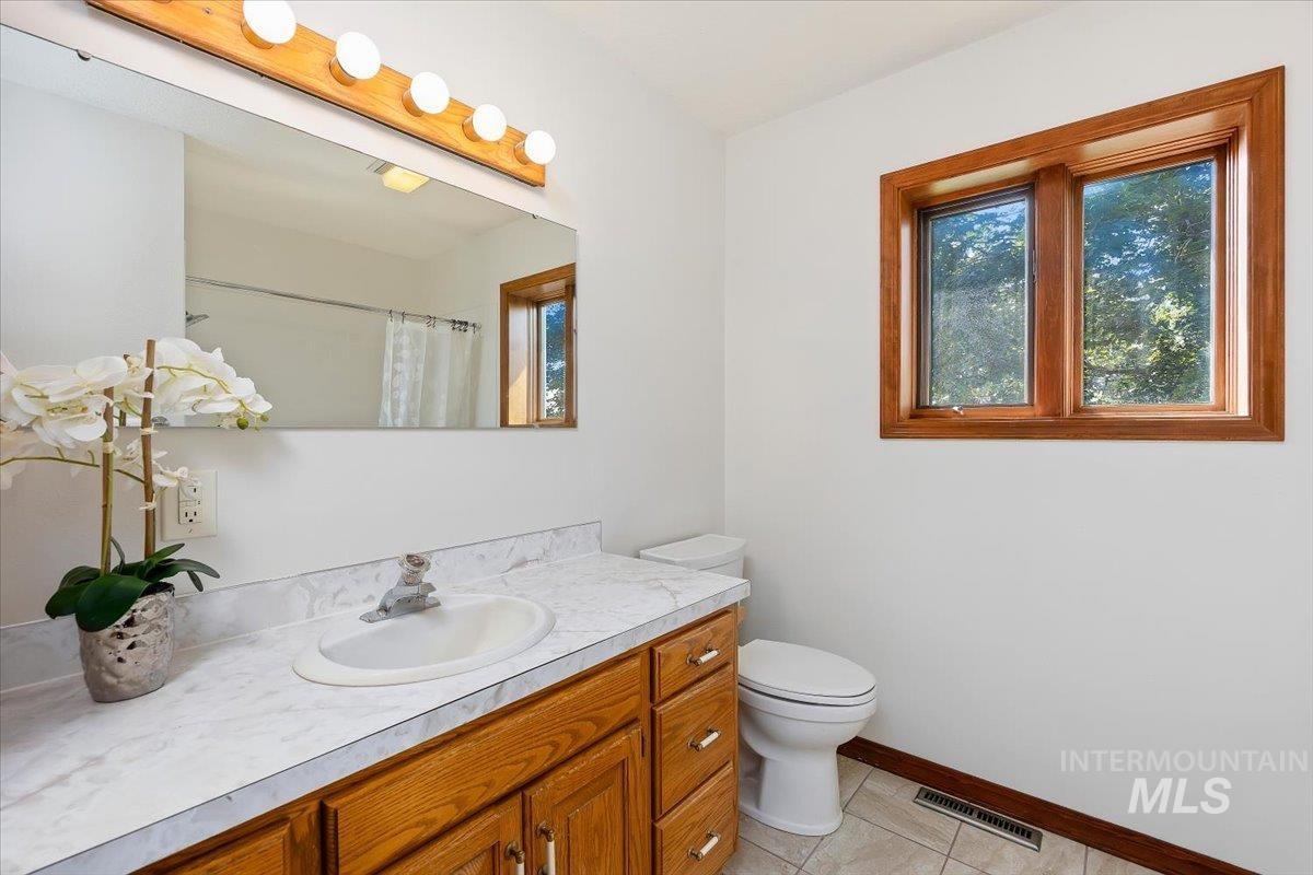 4048 N 3536 E, Kimberly, Idaho 83301, 3 Bedrooms, 3 Bathrooms, Residential For Sale, Price $750,000,MLS 98997001
