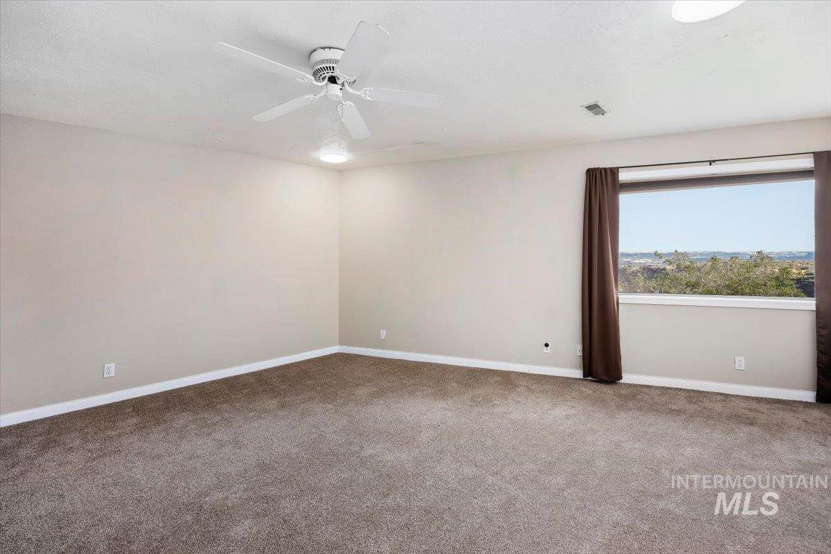 4048 N 3536 E, Kimberly, Idaho 83301, 3 Bedrooms, 3 Bathrooms, Residential For Sale, Price $750,000,MLS 98997001