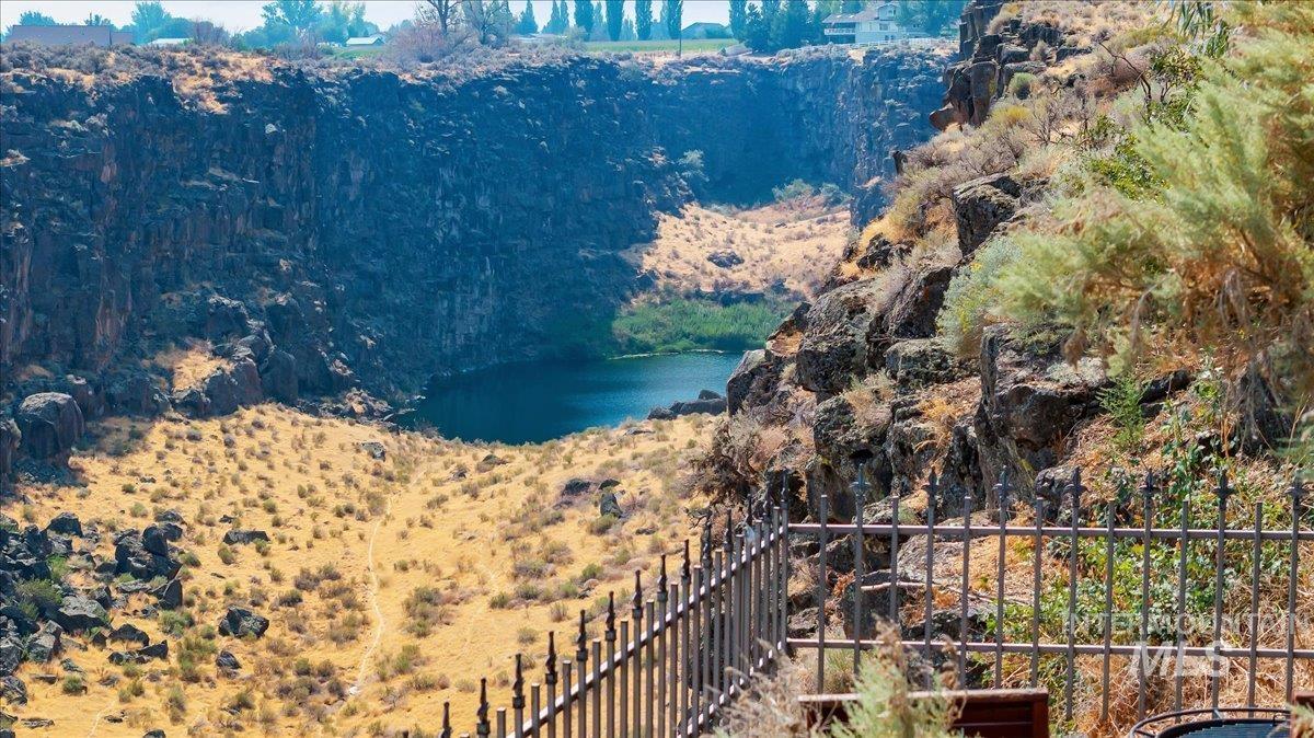 4048 N 3536 E, Kimberly, Idaho 83301, 3 Bedrooms, 3 Bathrooms, Residential For Sale, Price $750,000,MLS 98997001
