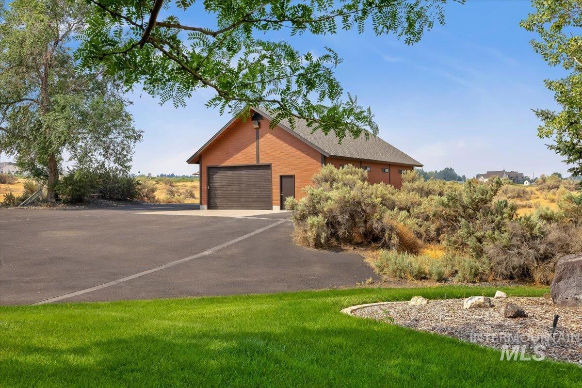 4048 N 3536 E, Kimberly, Idaho 83301, 3 Bedrooms, 3 Bathrooms, Residential For Sale, Price $750,000,MLS 98997001