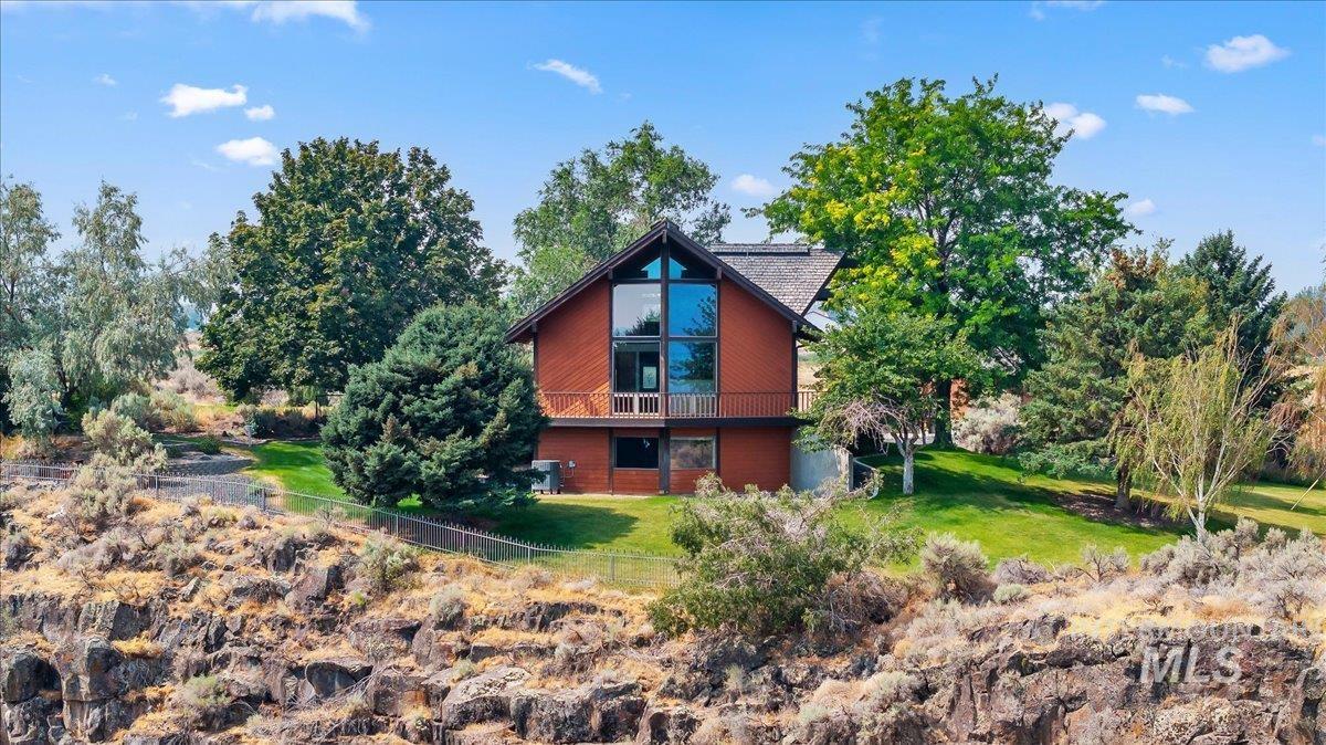 4048 N 3536 E, Kimberly, Idaho 83301, 3 Bedrooms, 3 Bathrooms, Residential For Sale, Price $750,000,MLS 98997001